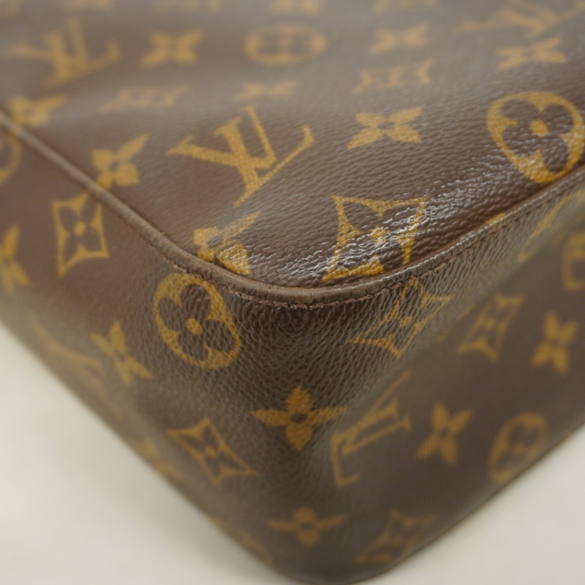 Louis Vuitton Brown Shoulder Bag (Pre-Owned)