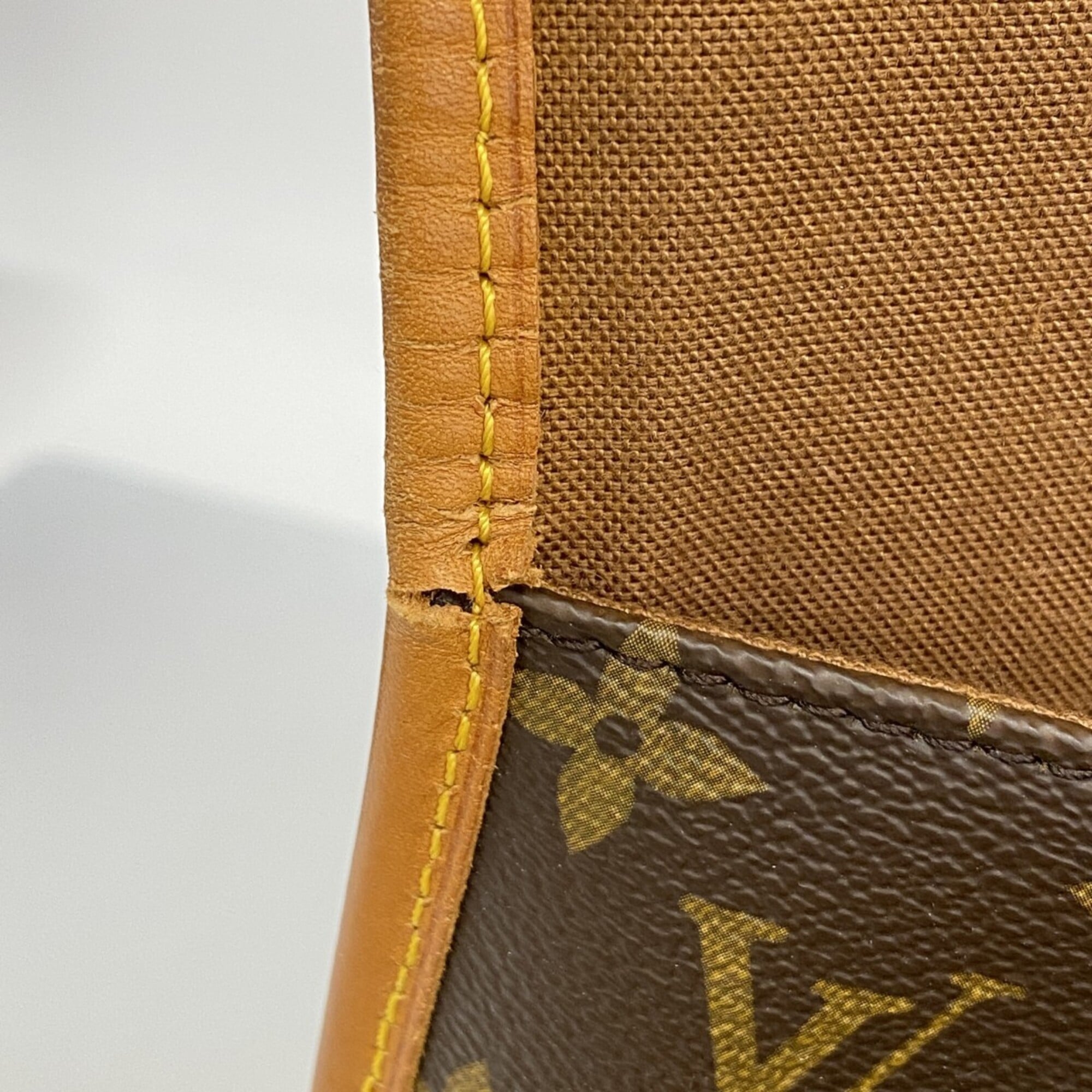 Louis Vuitton Brown Handbag (Pre-Owned)