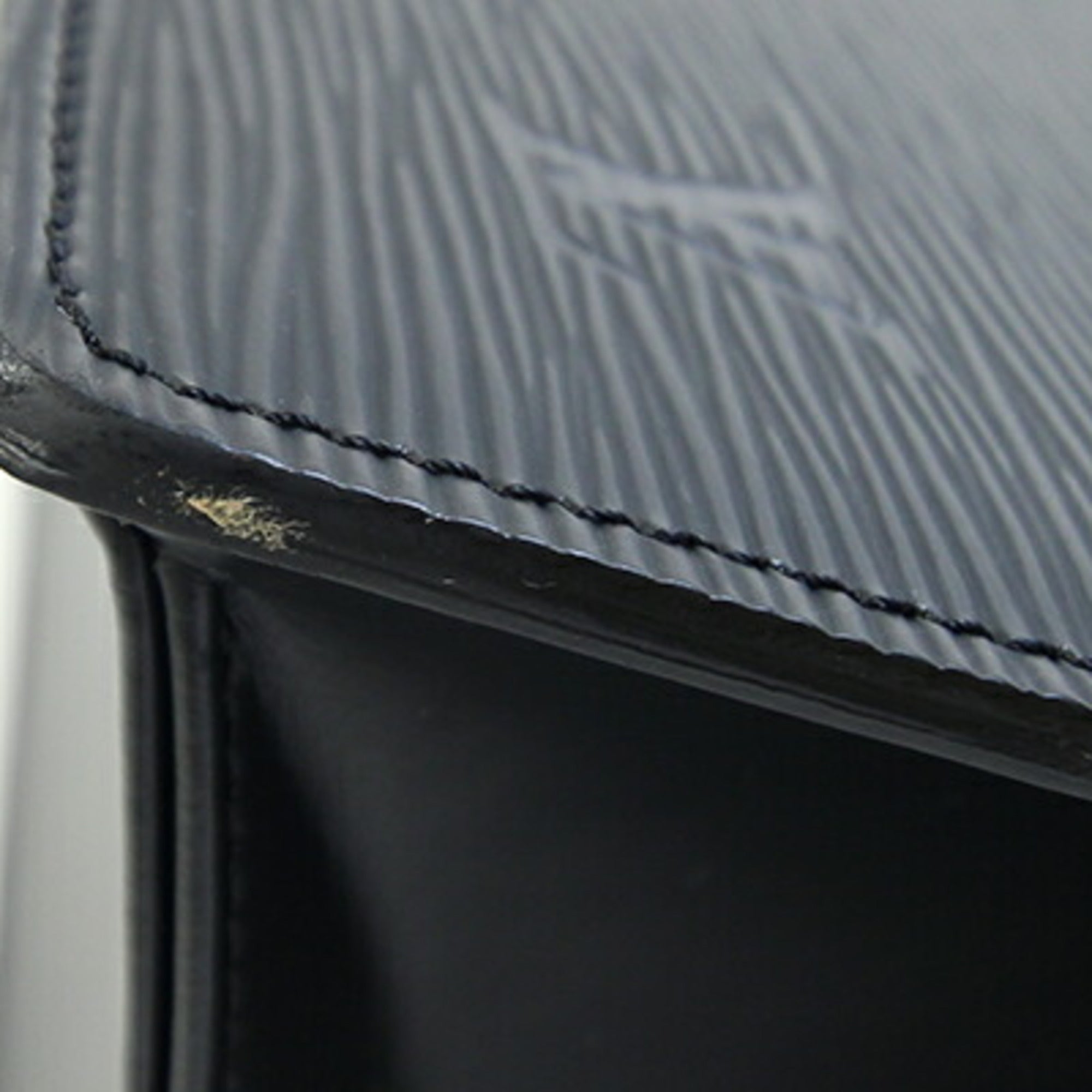 Louis Vuitton Epi Black Noir Epi Leather Handbag (Pre-Owned)