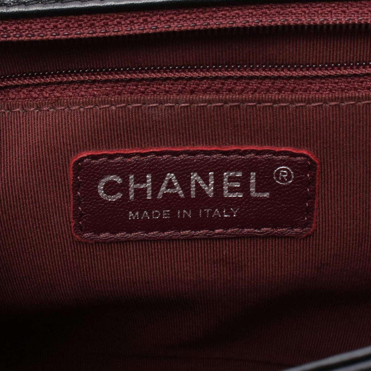 Chanel Black Leather Handbag Shoulder Bag (Pre-Owned)