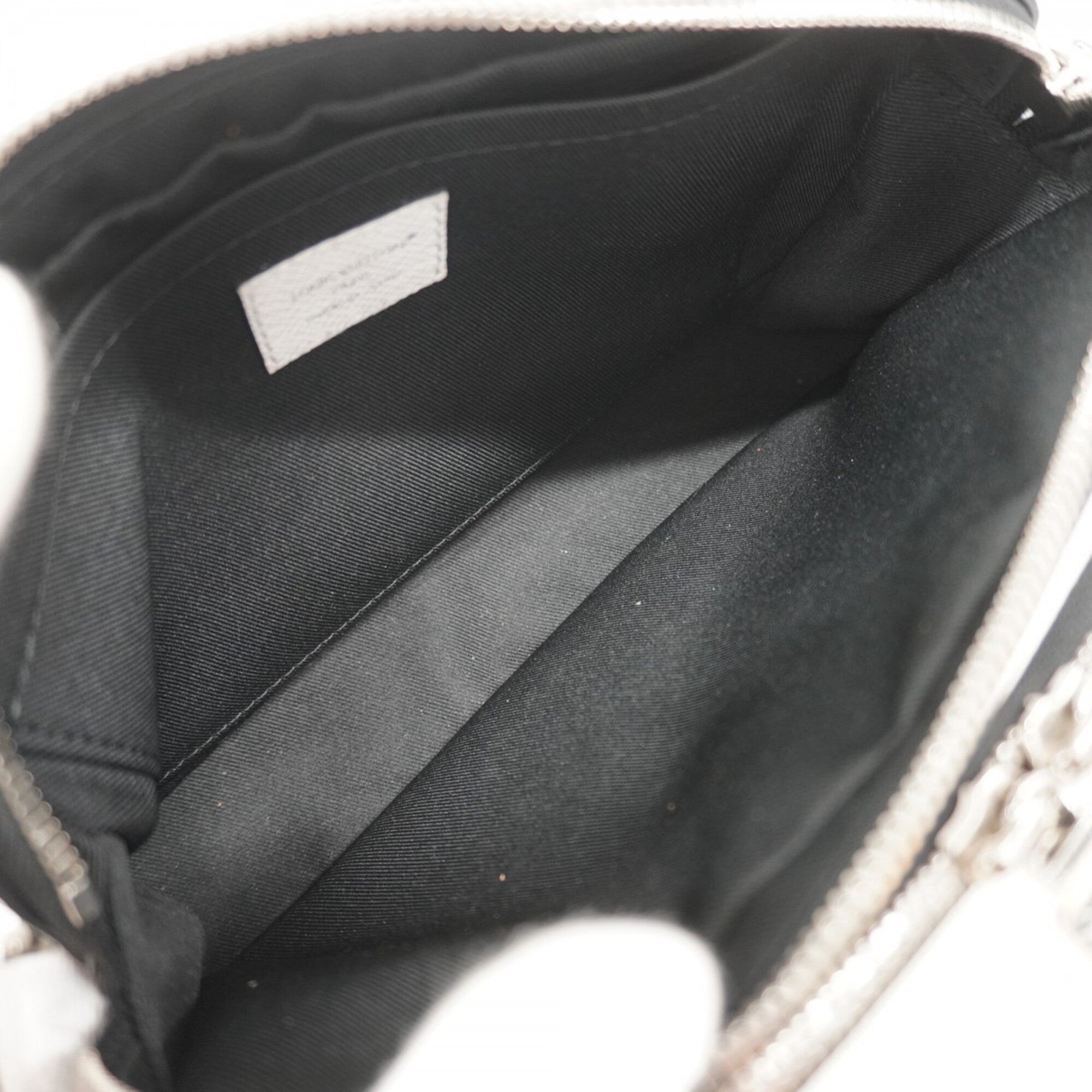 Louis Vuitton Blanc Shoulder Bag (Pre-Owned)
