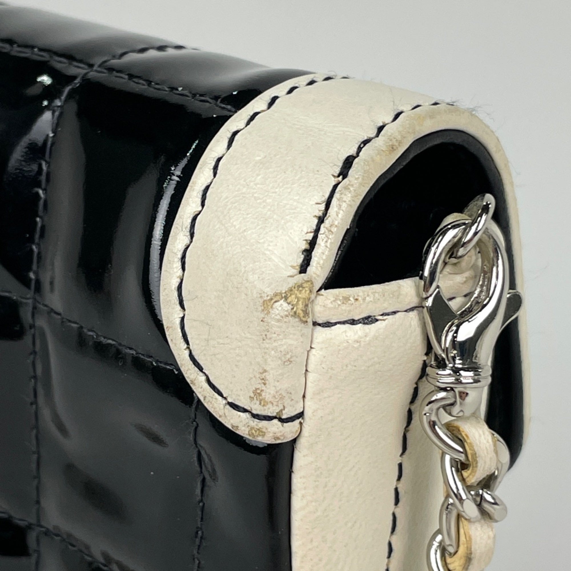 Chanel Black White Patent Leather Shoulder Bag (Pre-Owned)