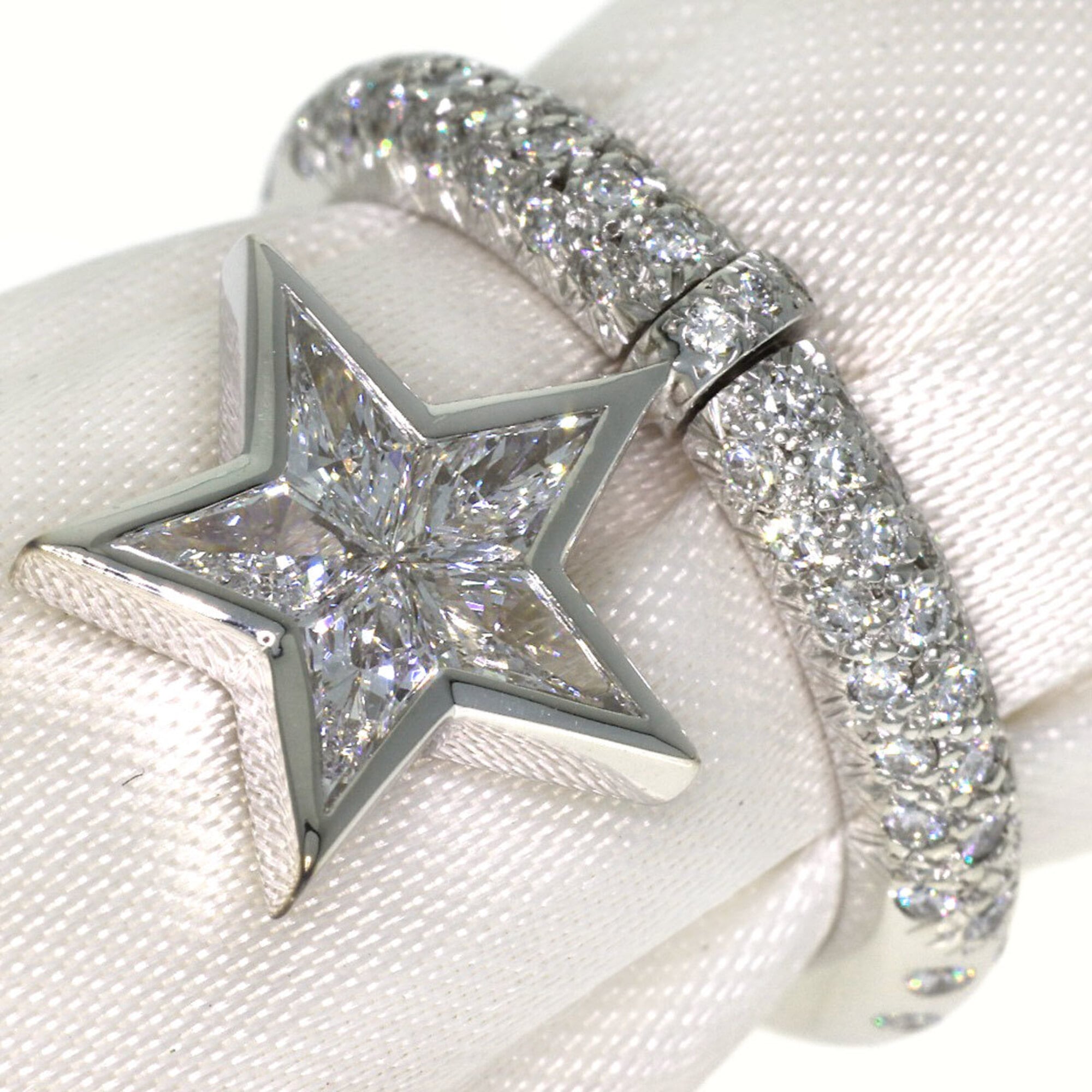 Chanel White Gold White Gold Band Ring (Pre-Owned)