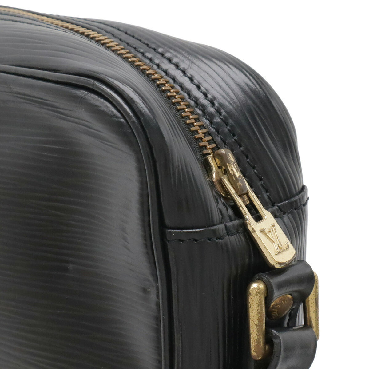 Louis Vuitton Black Noir Epi Leather Shoulder Bag (Pre-Owned)