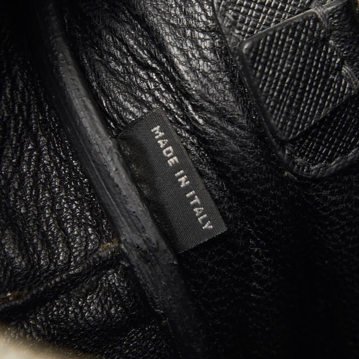 Prada Black Leather Shoulder Bag (Pre-Owned)