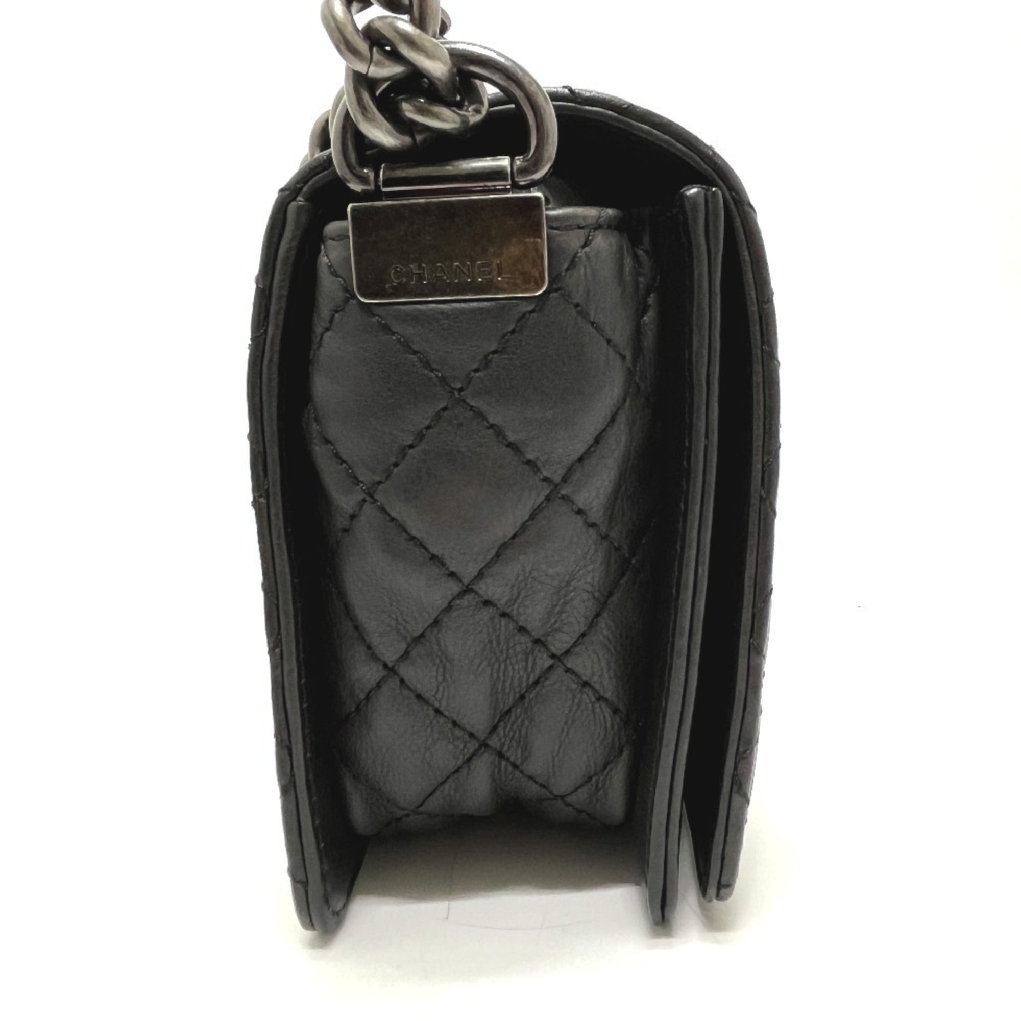 Chanel Boy Chanel Black Leather Shoulder Bag (Pre-Owned)