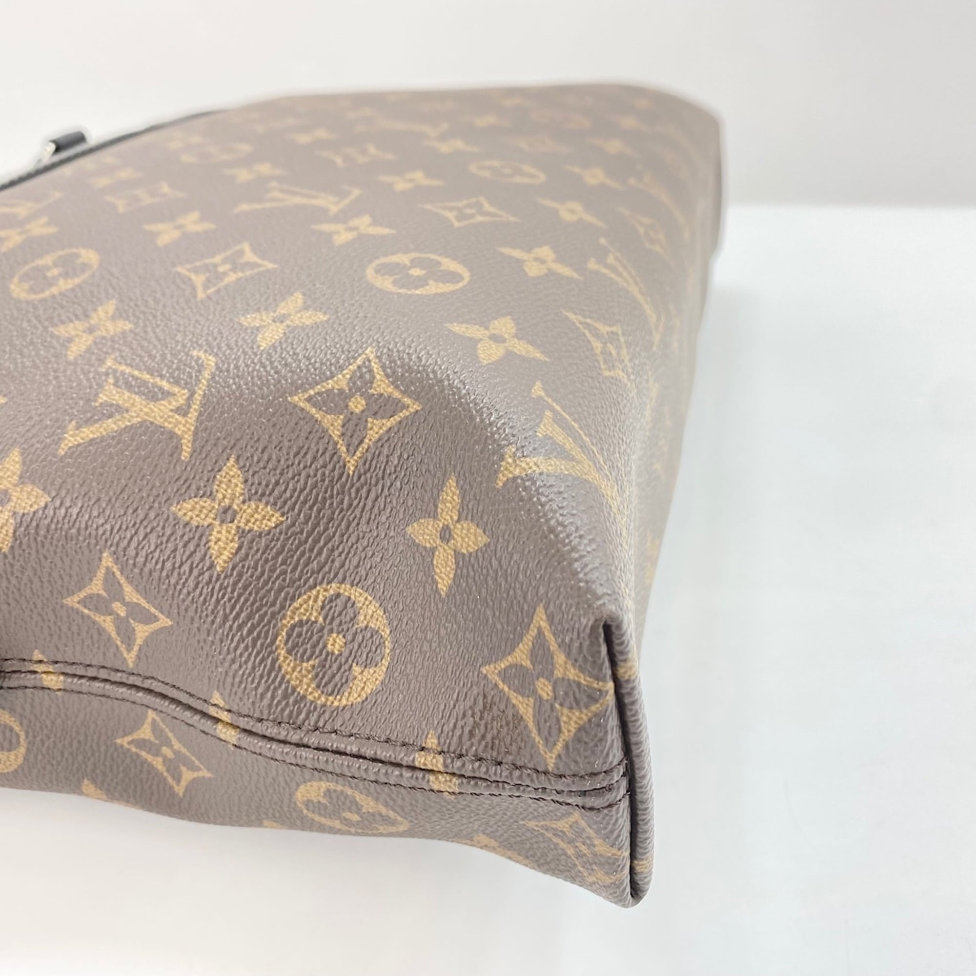 Louis Vuitton Brown Clear Handbag (Pre-Owned)