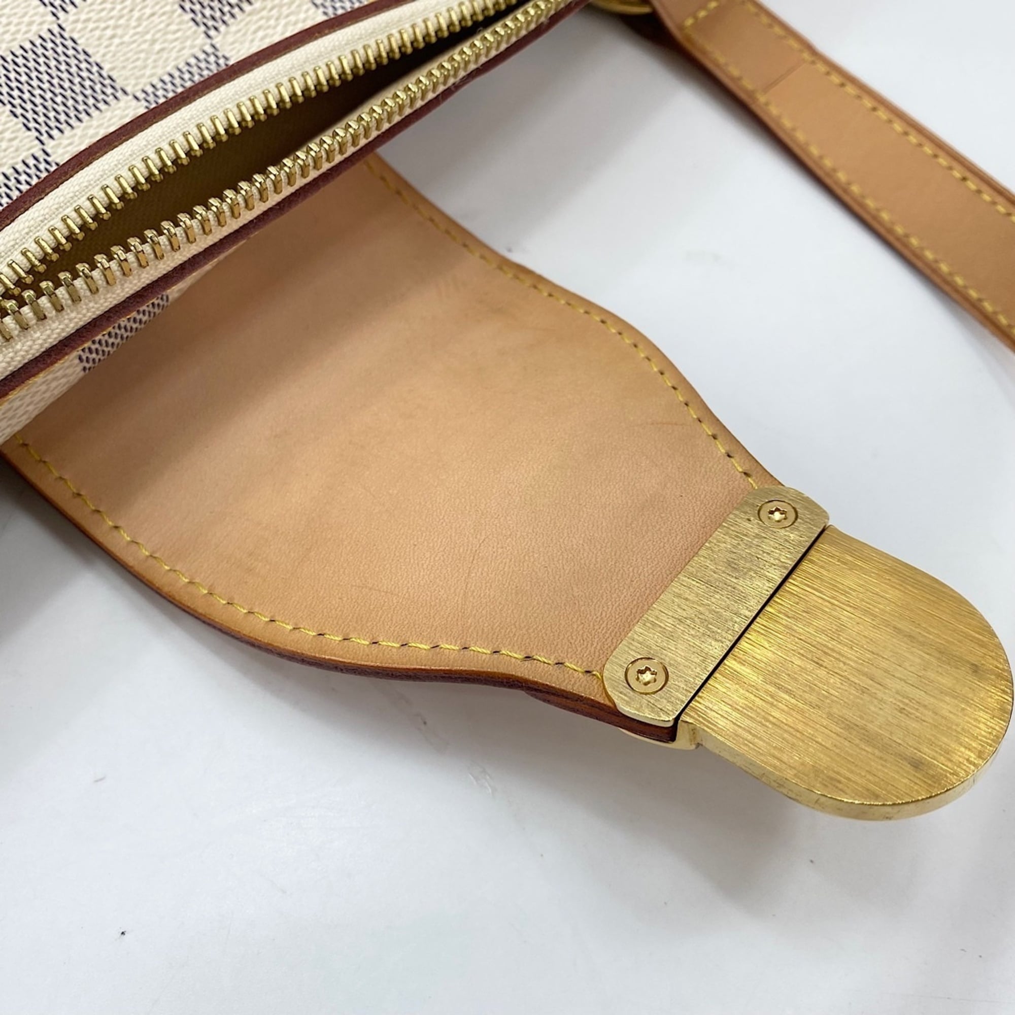 Louis Vuitton Damier Azur White Shoulder Bag (Pre-Owned)
