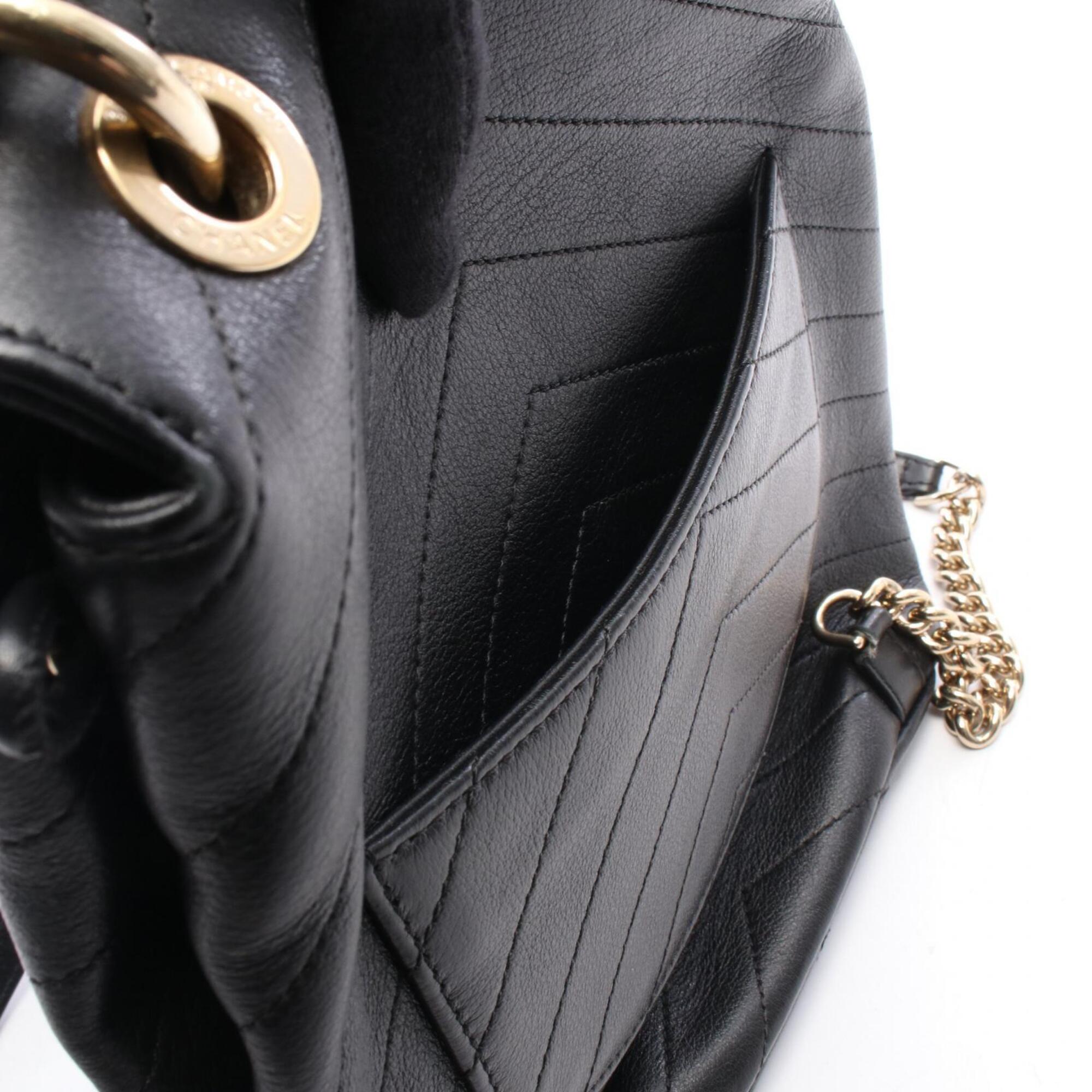 Chanel Black Leather Backpack Handbag (Pre-Owned)