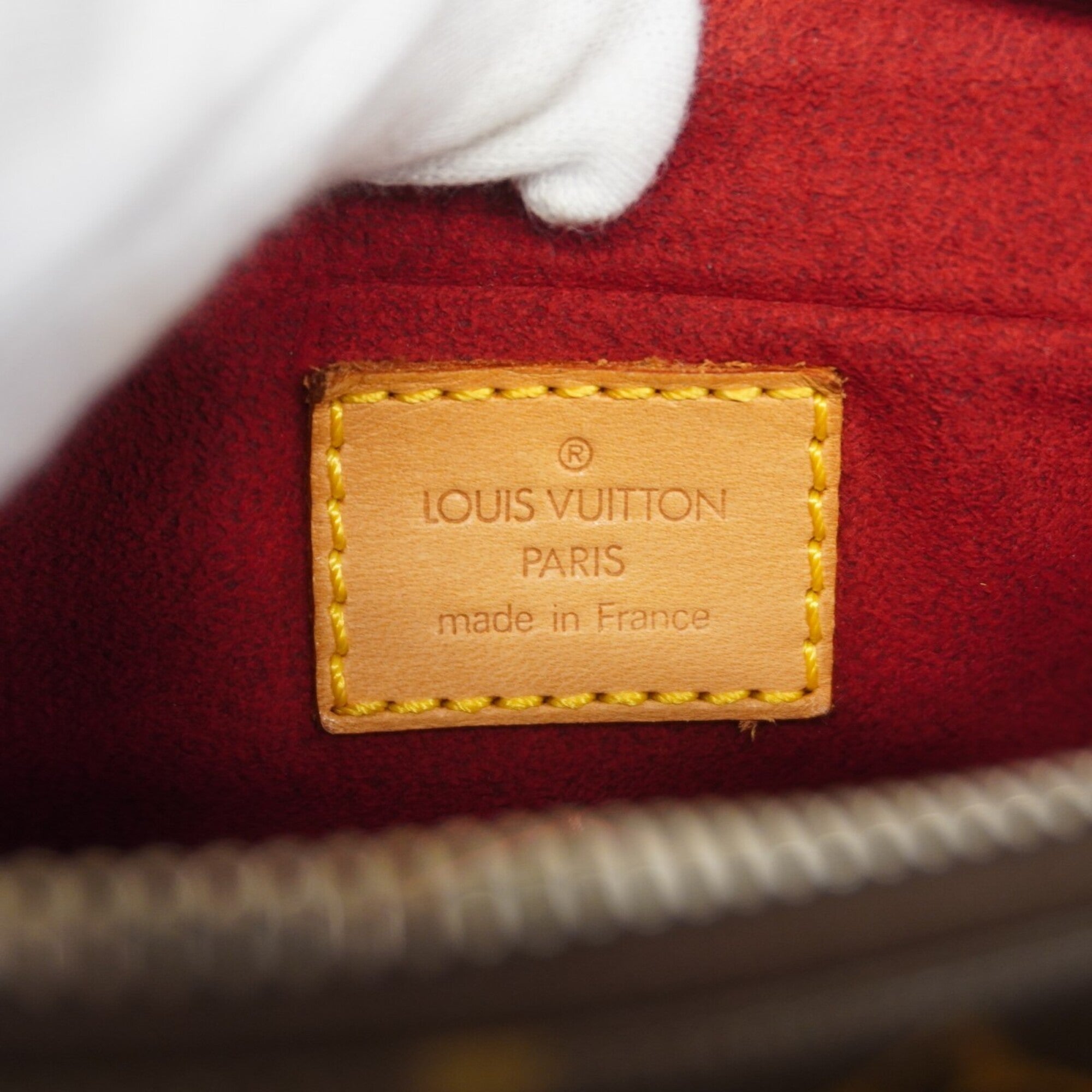 Louis Vuitton Brown Shoulder Bag (Pre-Owned)