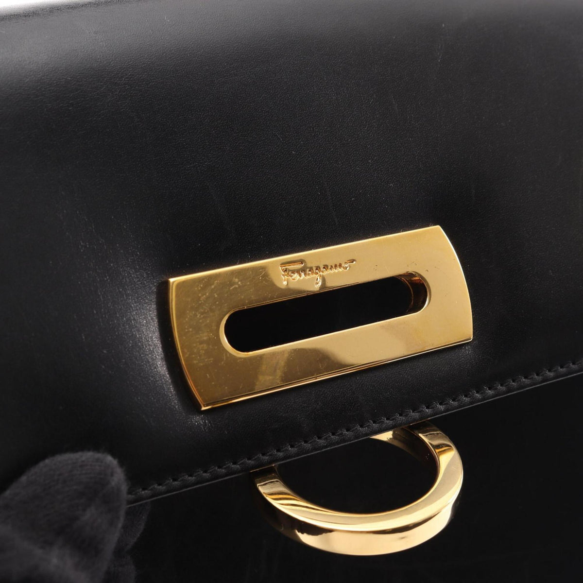 Salvatore Ferragamo Black Leather Handbag (Pre-Owned)