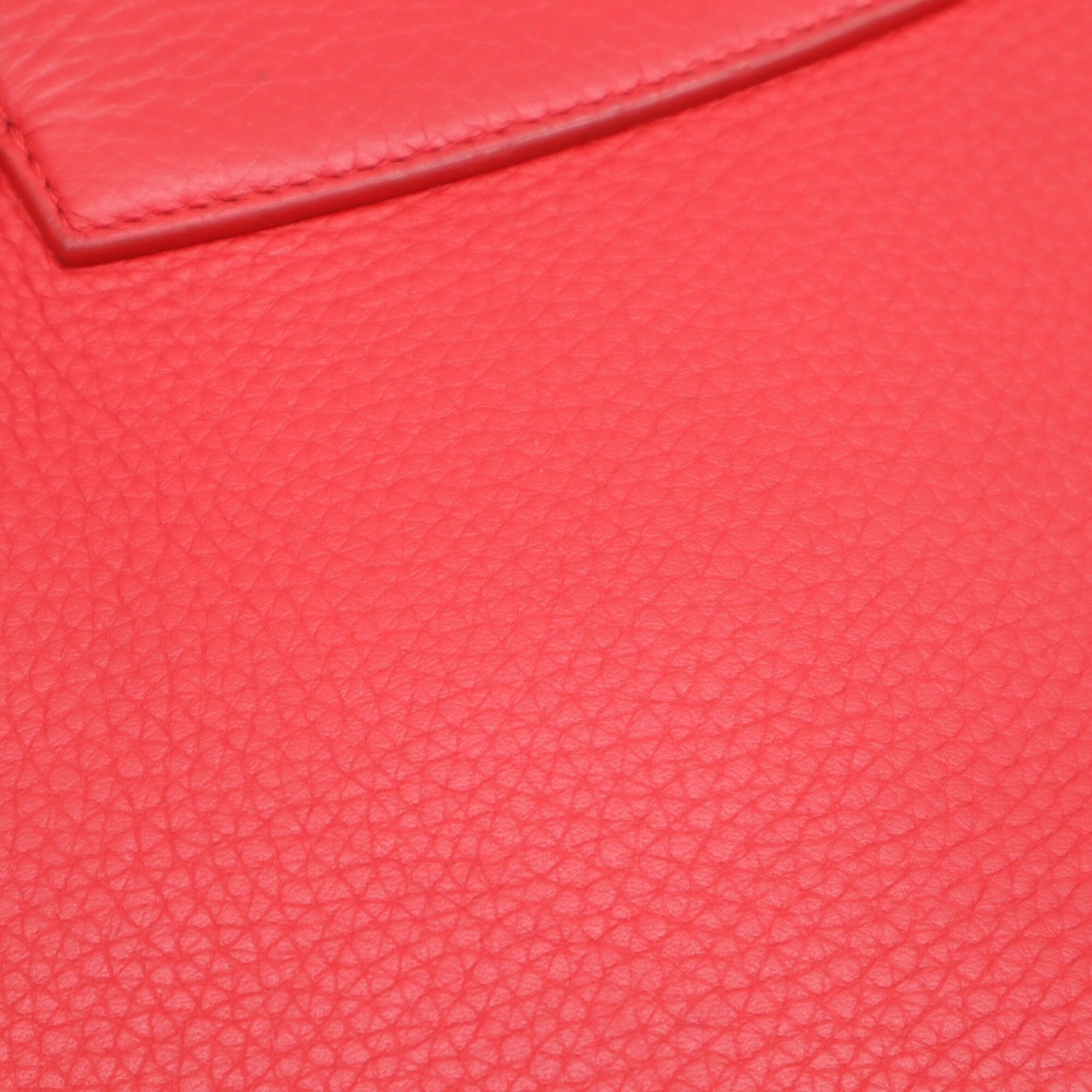 Louis Vuitton Red Color Leather Handbag Shoulder Bag (Pre-Owned)