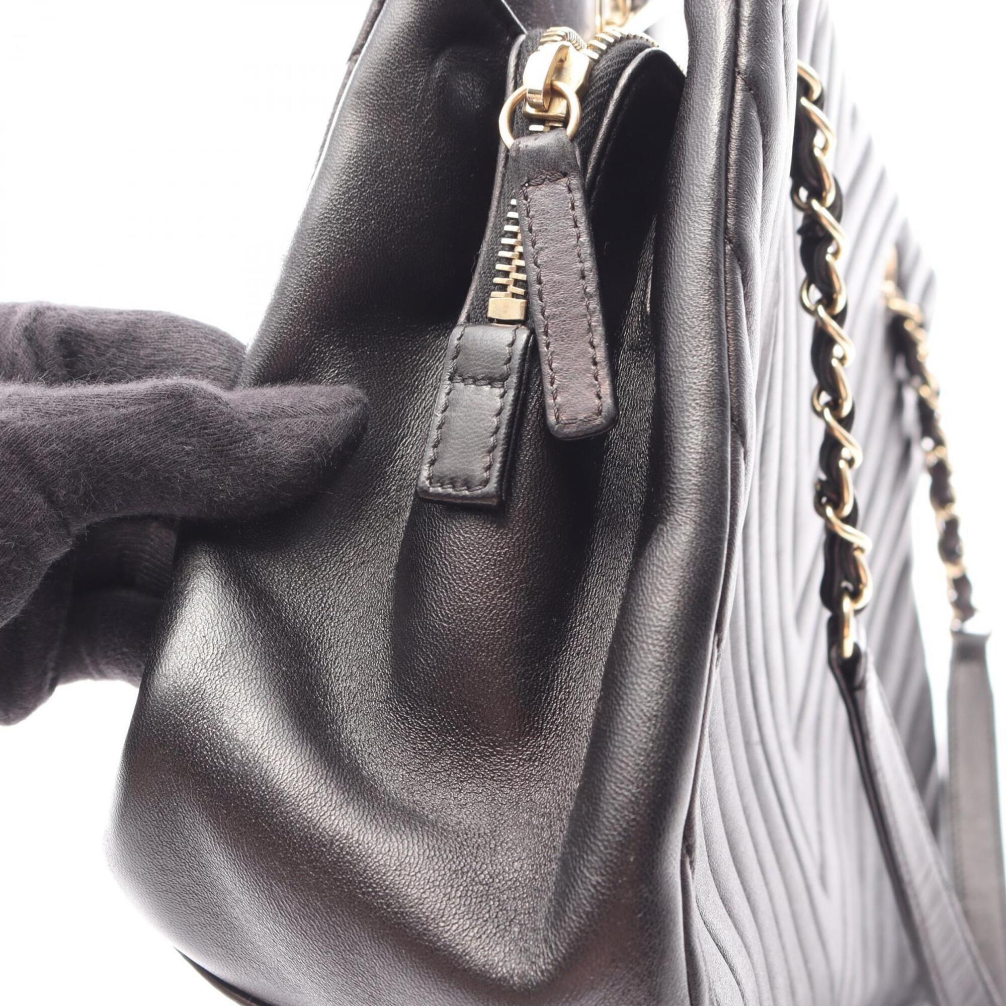 Chanel Black Leather Handbag Tote Bag (Pre-Owned)