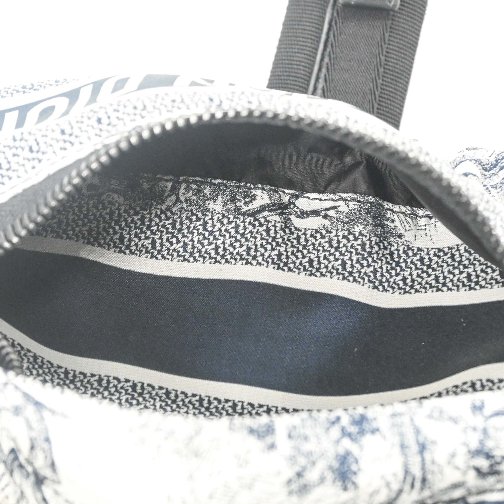 Christian Dior Navy White Nylon Backpack (Pre-Owned)