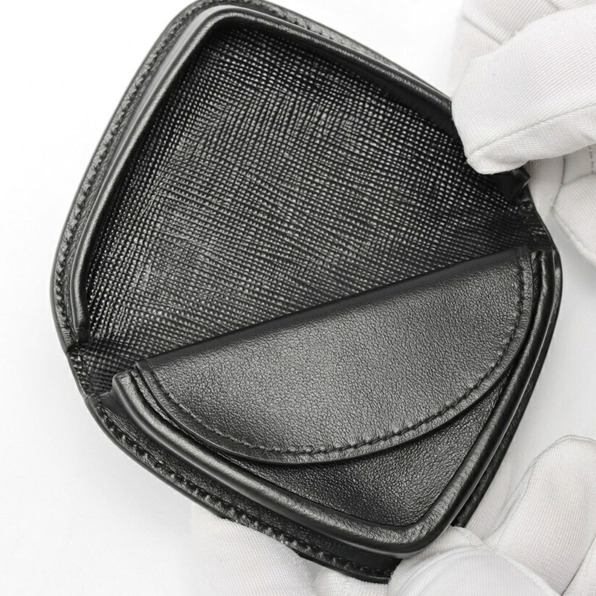 Prada Black Saffiano Triangle Leather Coin Purse/Coin Case (Pre-Owned)