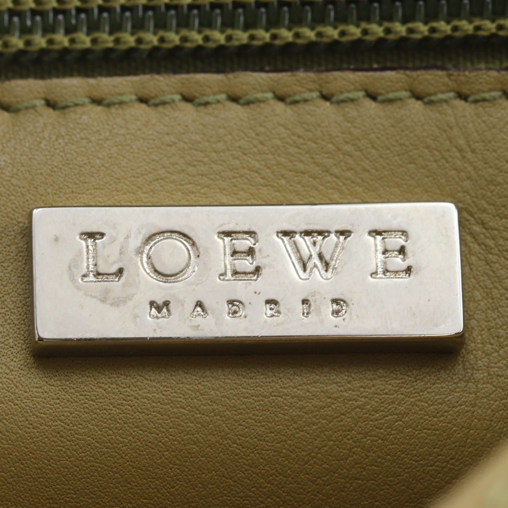 Loewe Olive Leather Shoulder Bag (Pre-Owned)