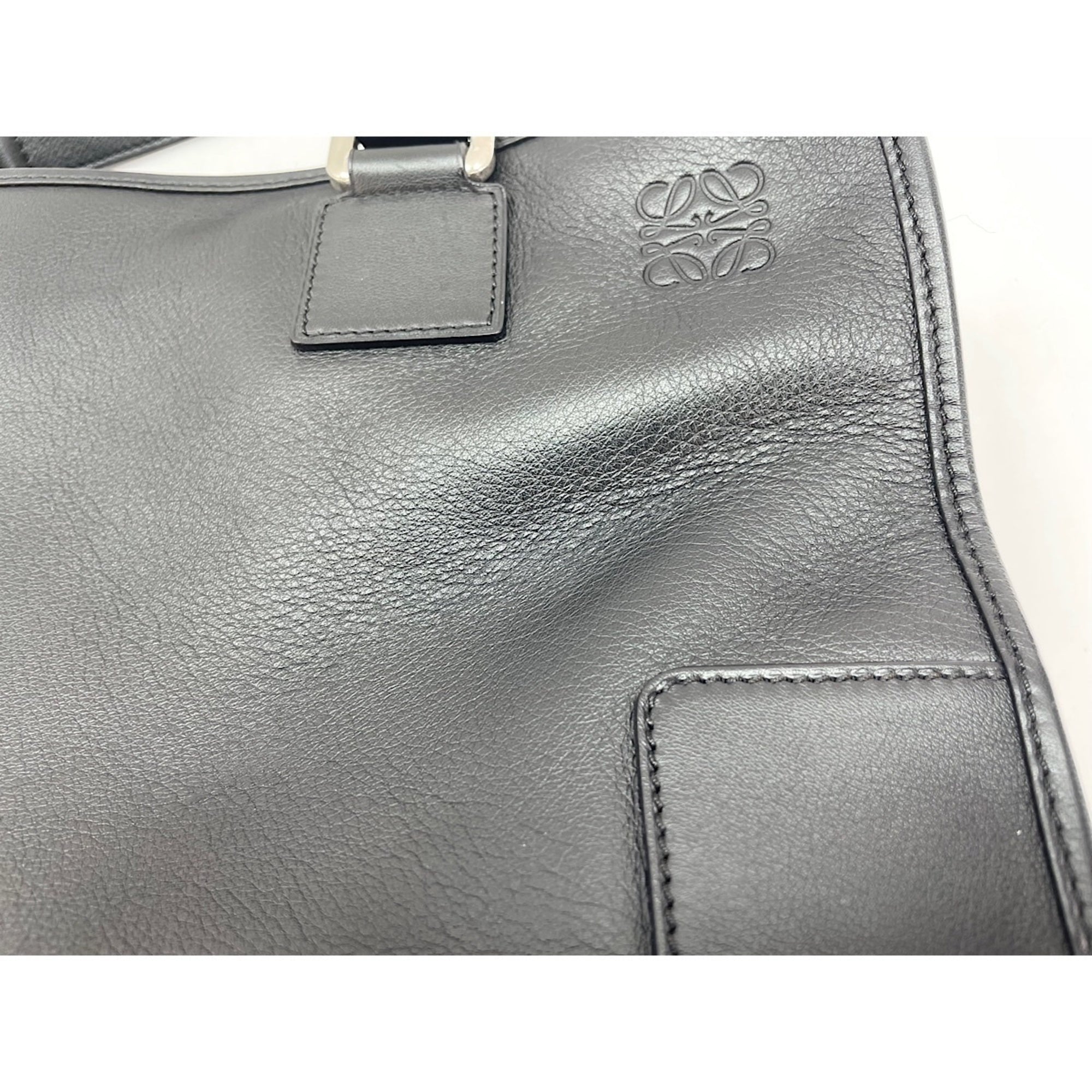 Loewe Black Handbag (Pre-Owned)