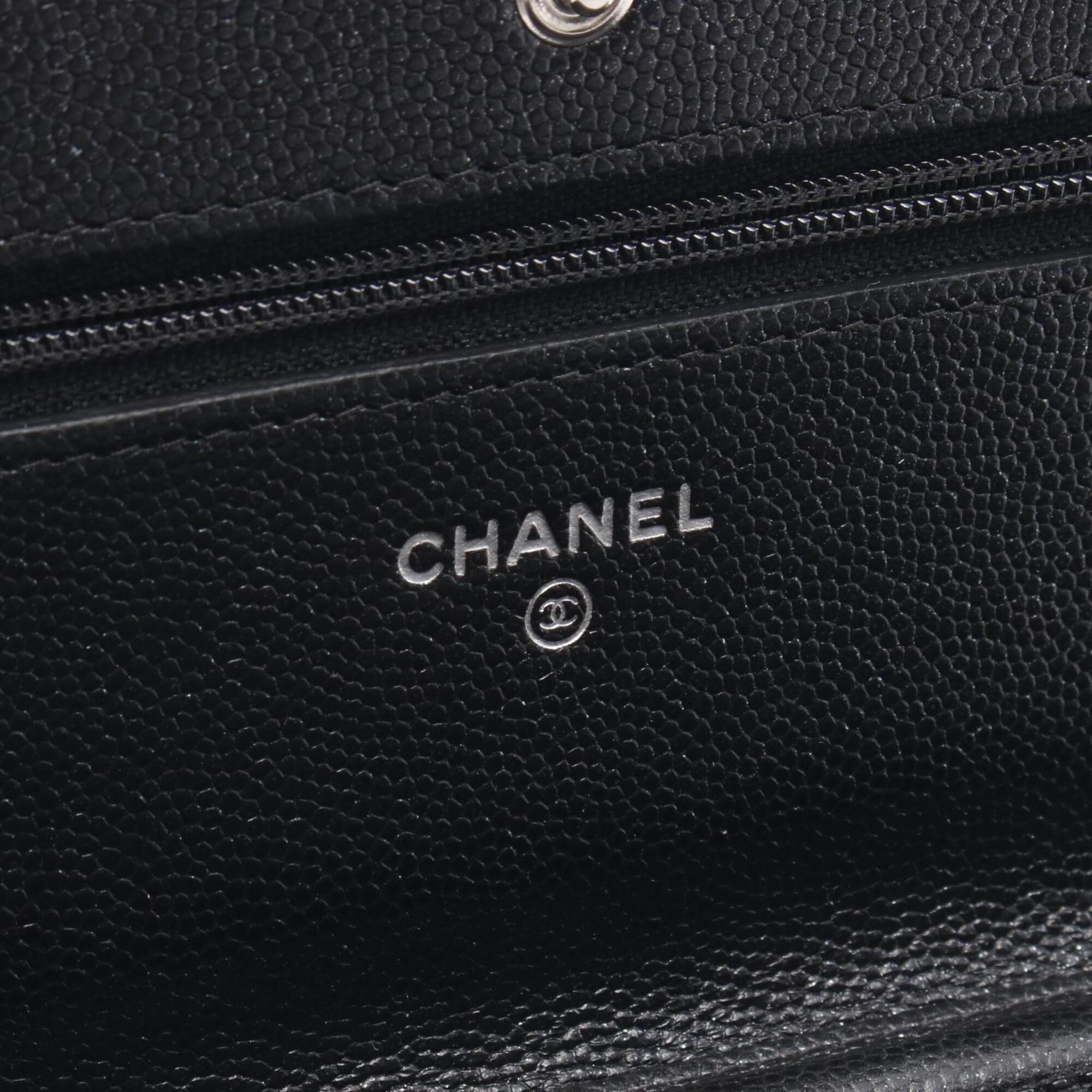 Chanel Black Grained Calfskin Handbag Shoulder Bag (Pre-Owned)