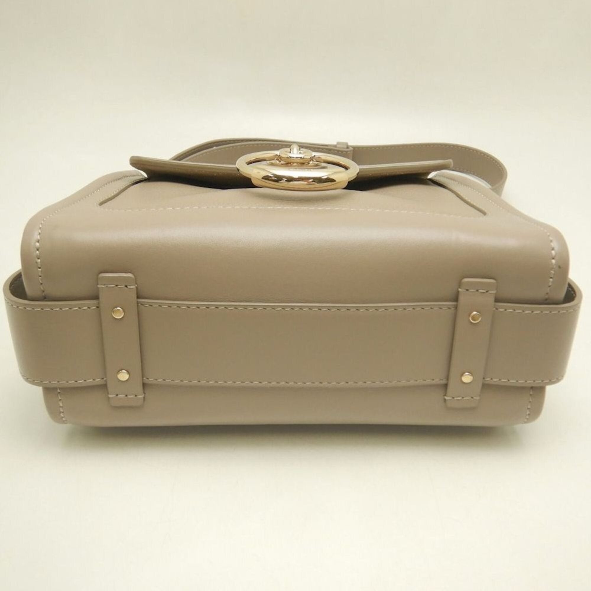 Chloé Grayish Leather Handbag (Pre-Owned)