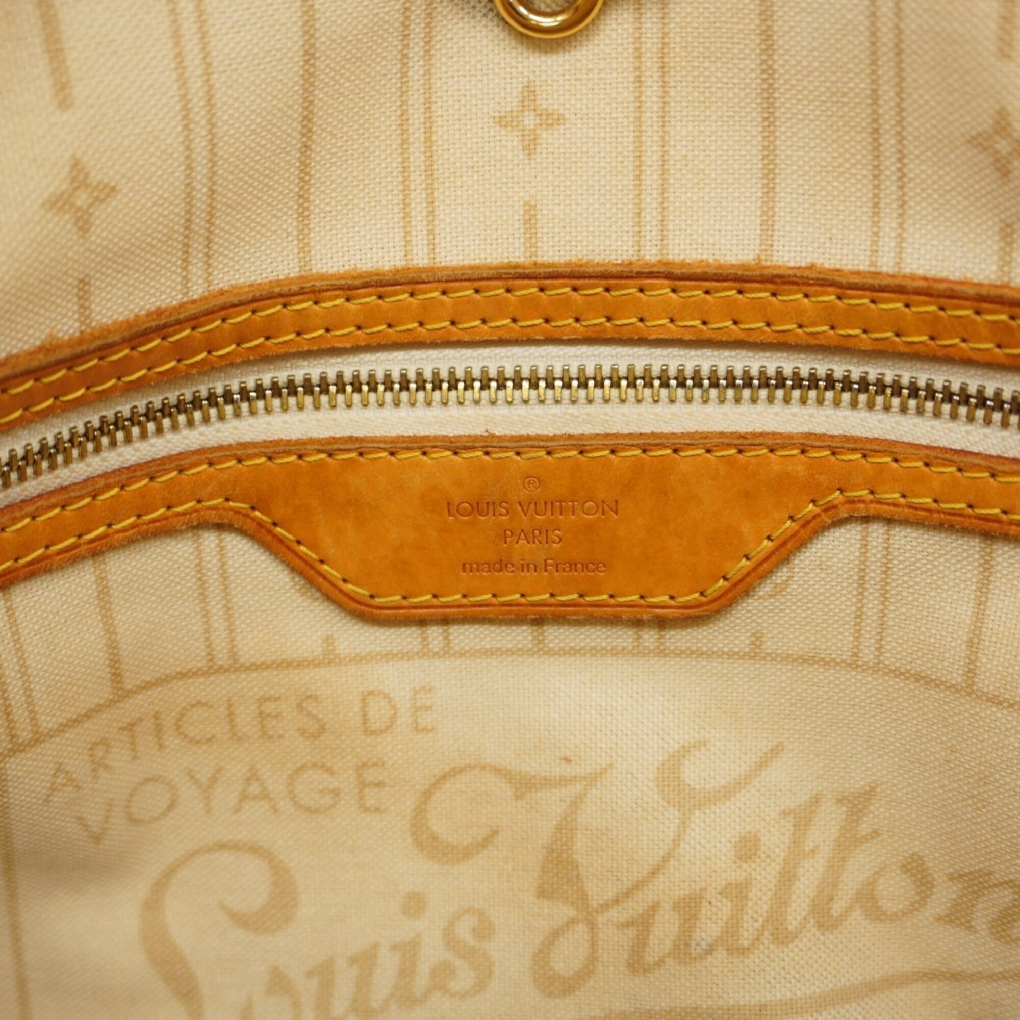 Louis Vuitton White Tote Bag (Pre-Owned)