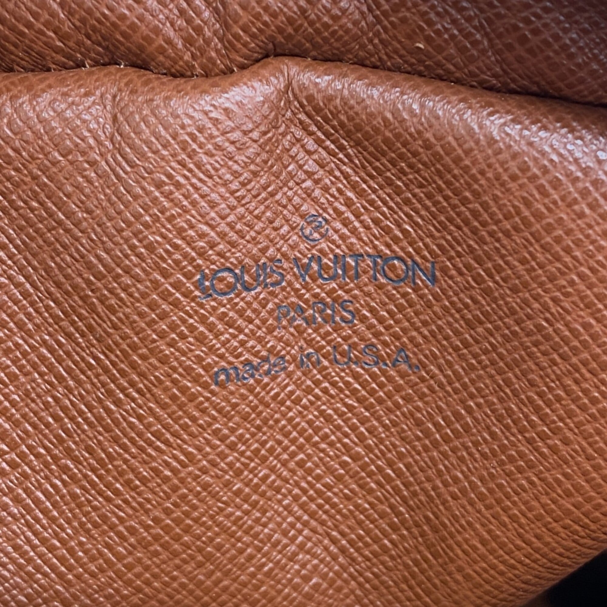 Louis Vuitton Brown Shoulder Bag (Pre-Owned)