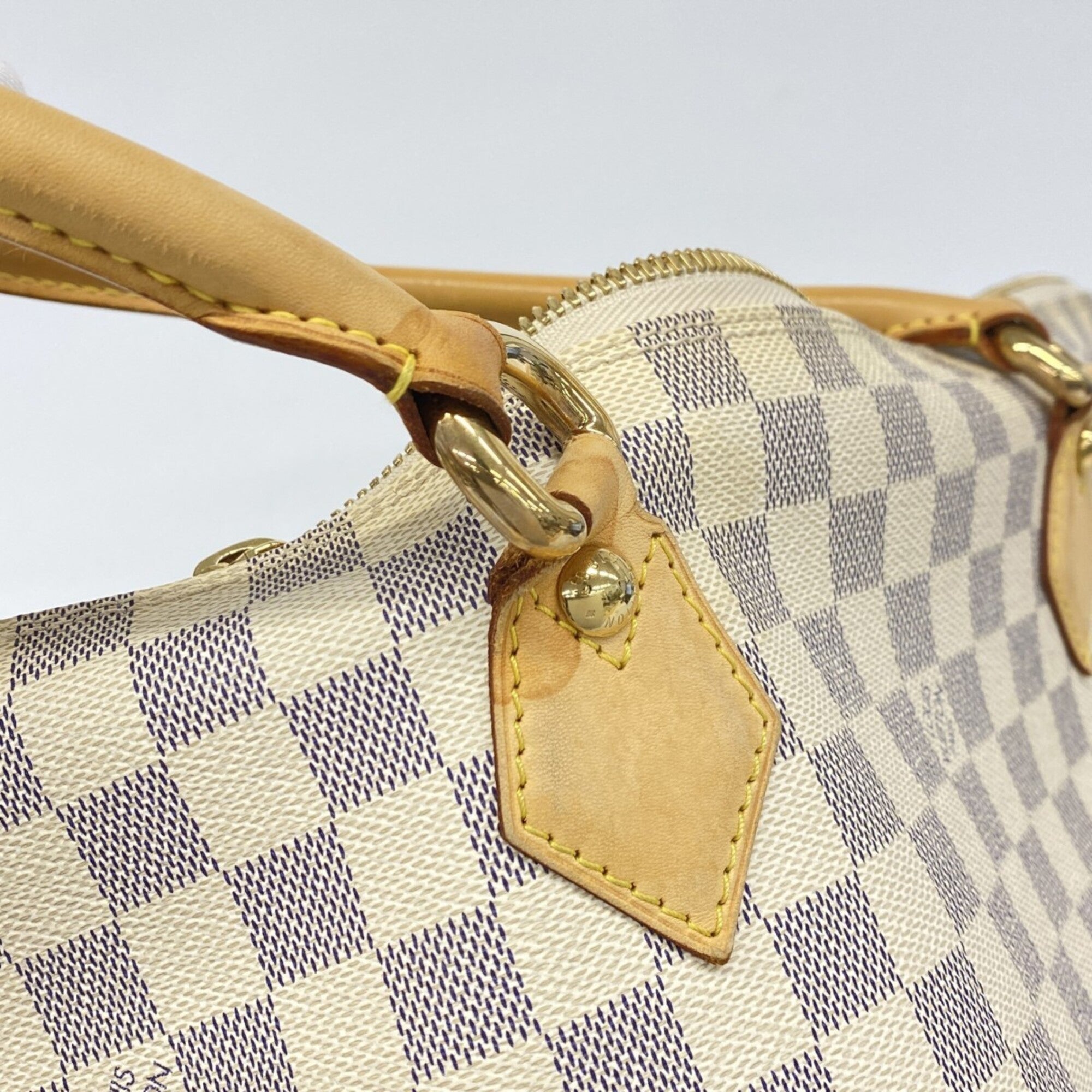 Louis Vuitton White Tote Bag (Pre-Owned)