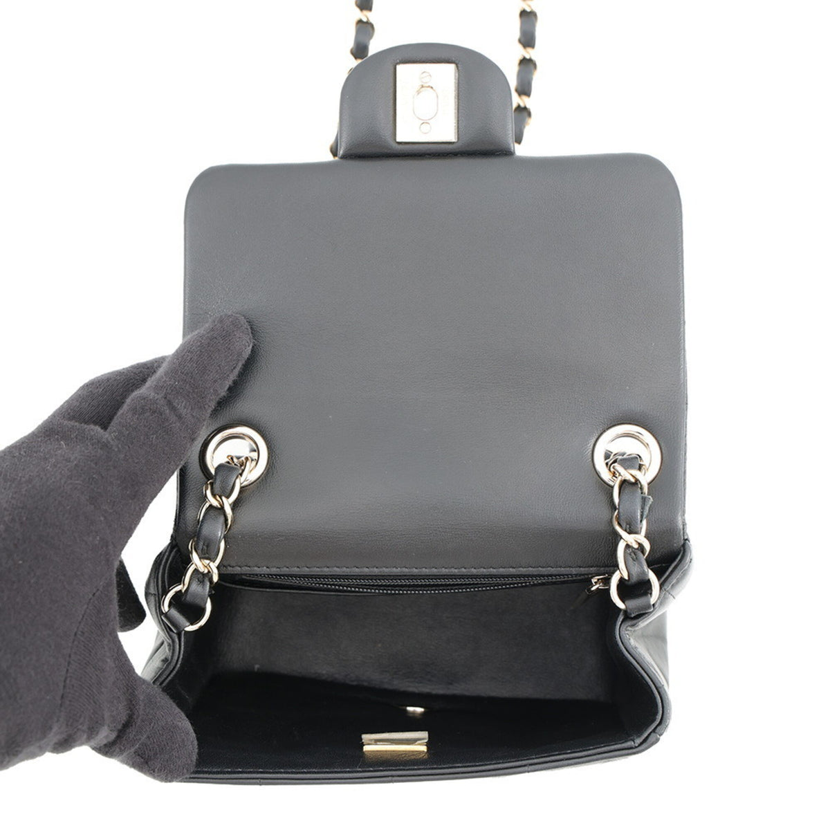 Chanel Chocolate Bar Black Leather Shoulder Bag (Pre-Owned)
