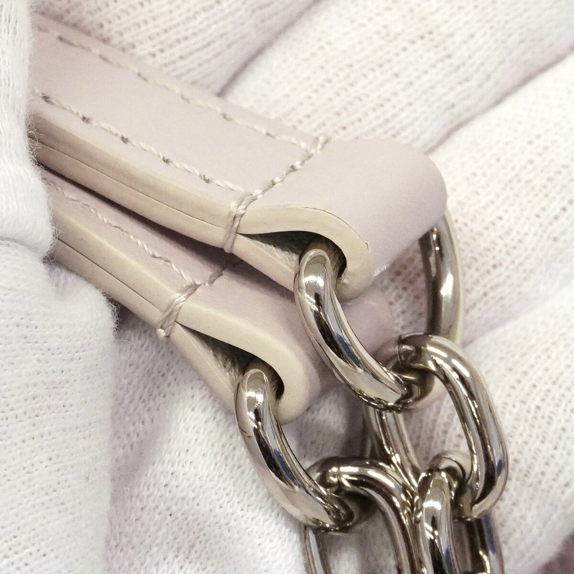 Louis Vuitton Gray Handbag (Pre-Owned)