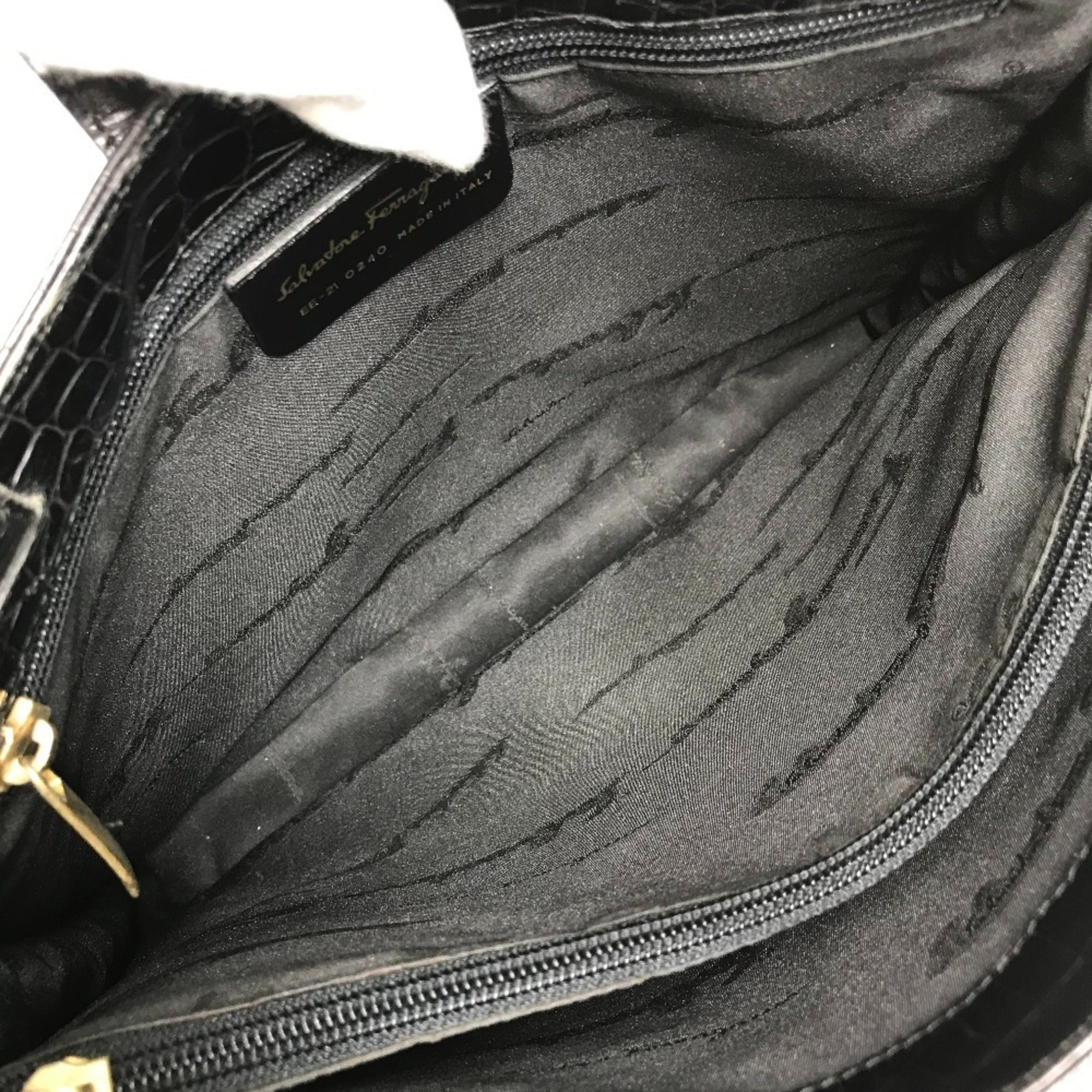 Salvatore Ferragamo Black Gold Leather Shoulder Bag Tote Bag (Pre-Owned)