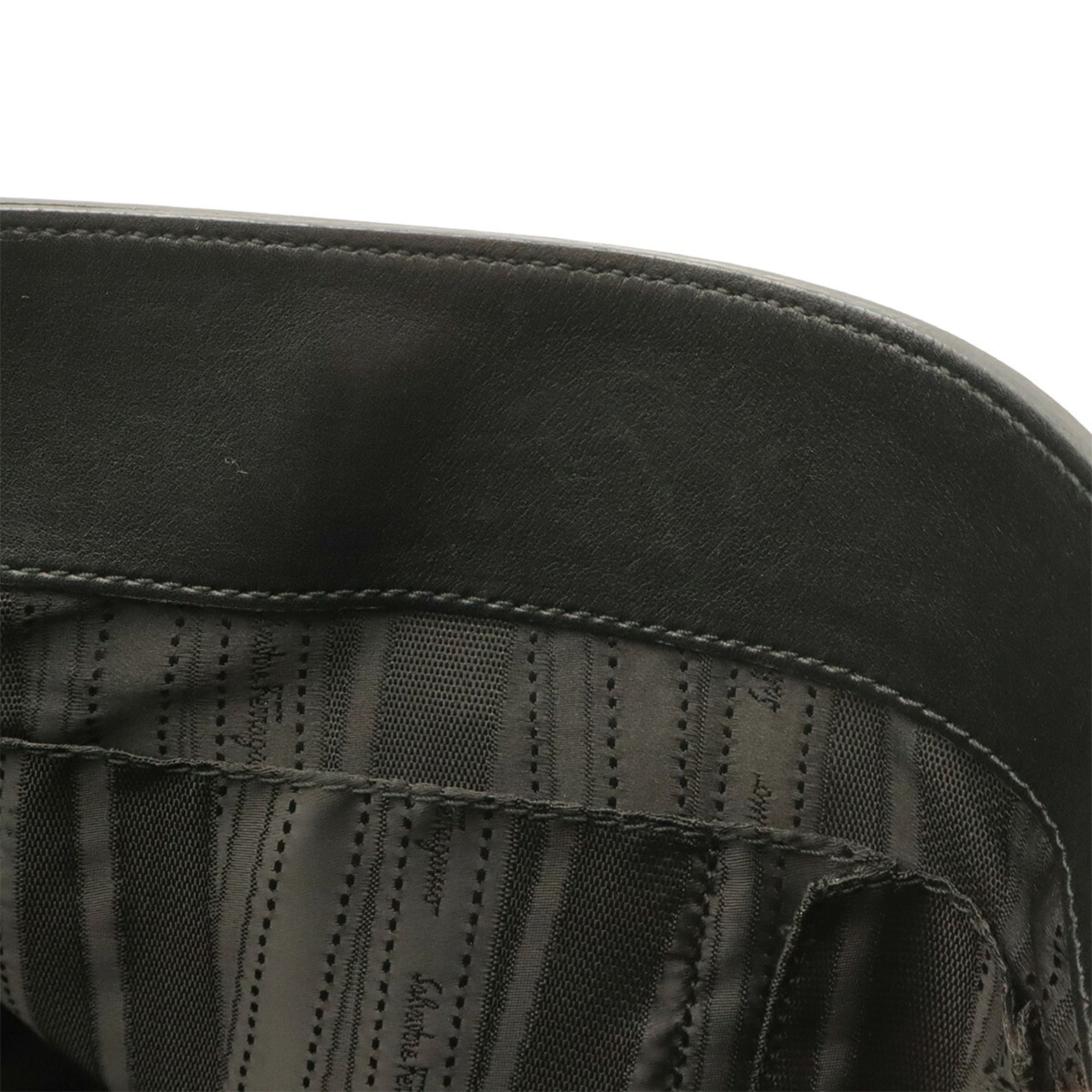 Salvatore Ferragamo Gancini Black Leather Handbag Shoulder Bag (Pre-Owned)