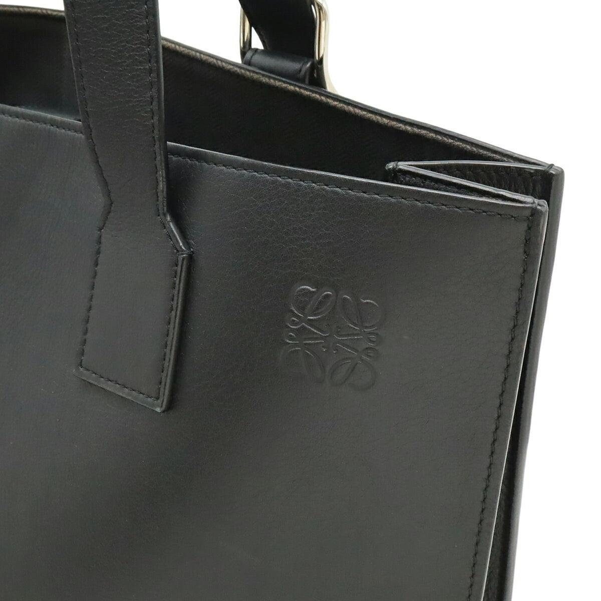 Loewe Black White Leather Shoulder Bag Tote Bag (Pre-Owned)