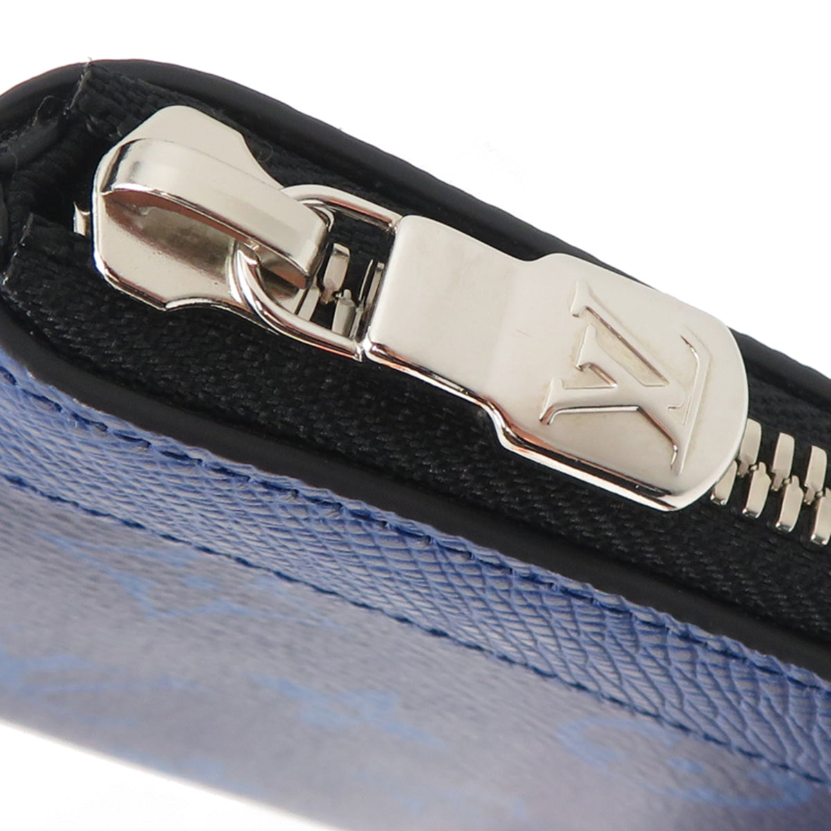 Louis Vuitton Blue Taigarama Pochette Pouch (Pre-Owned)