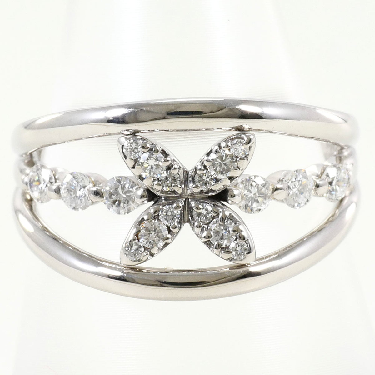 Unbranded White Gold White Gold (18K) Band Ring (Pre-Owned)
