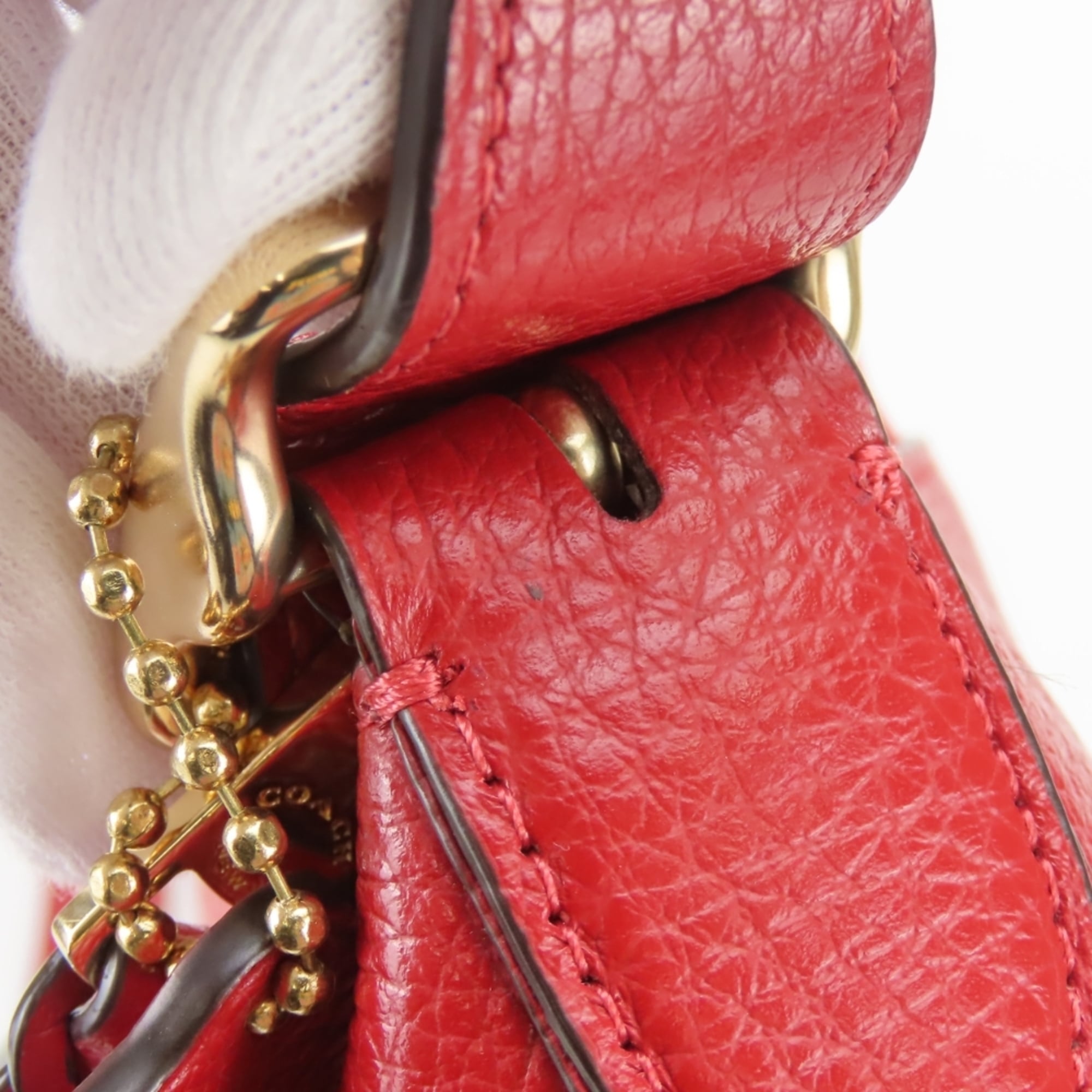 Coach Red Color Leather Shoulder Bag (Pre-Owned)