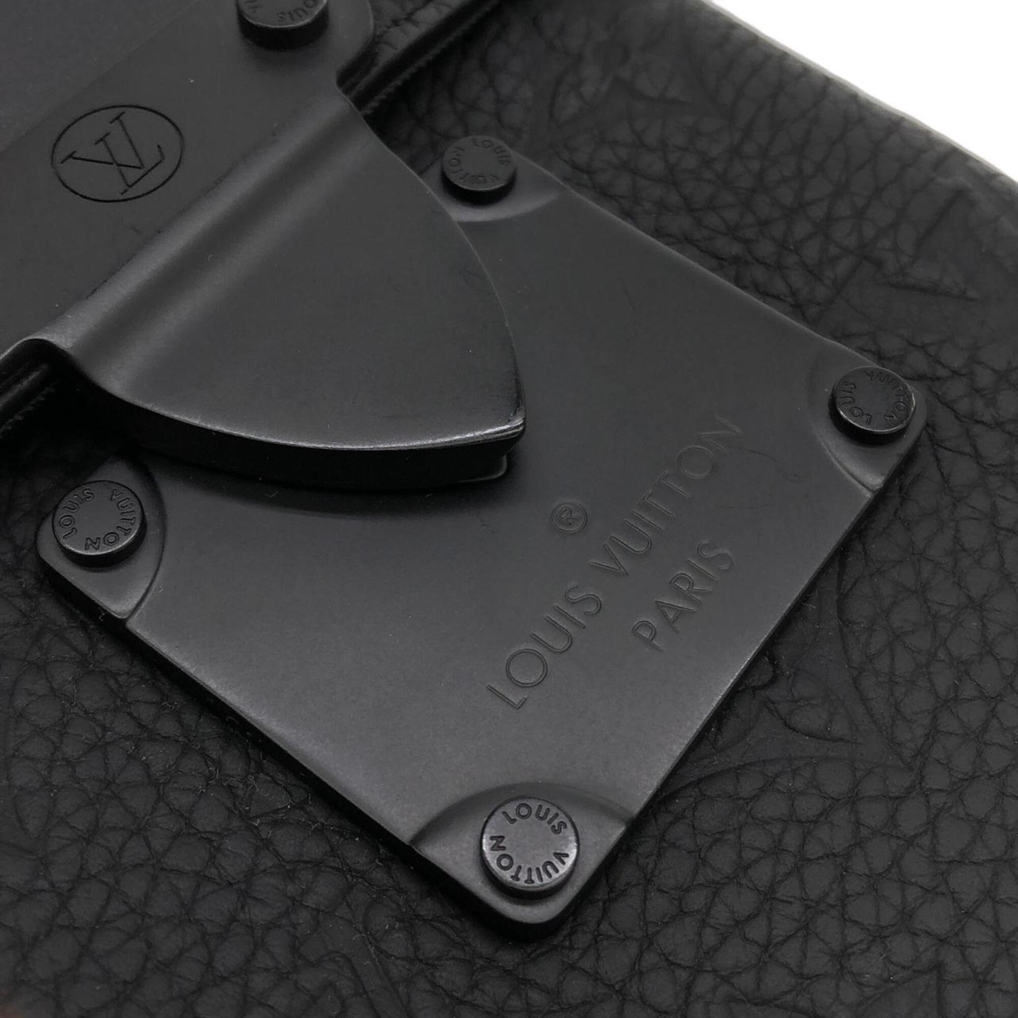 Louis Vuitton Black Leather Shoulder Bag (Pre-Owned)