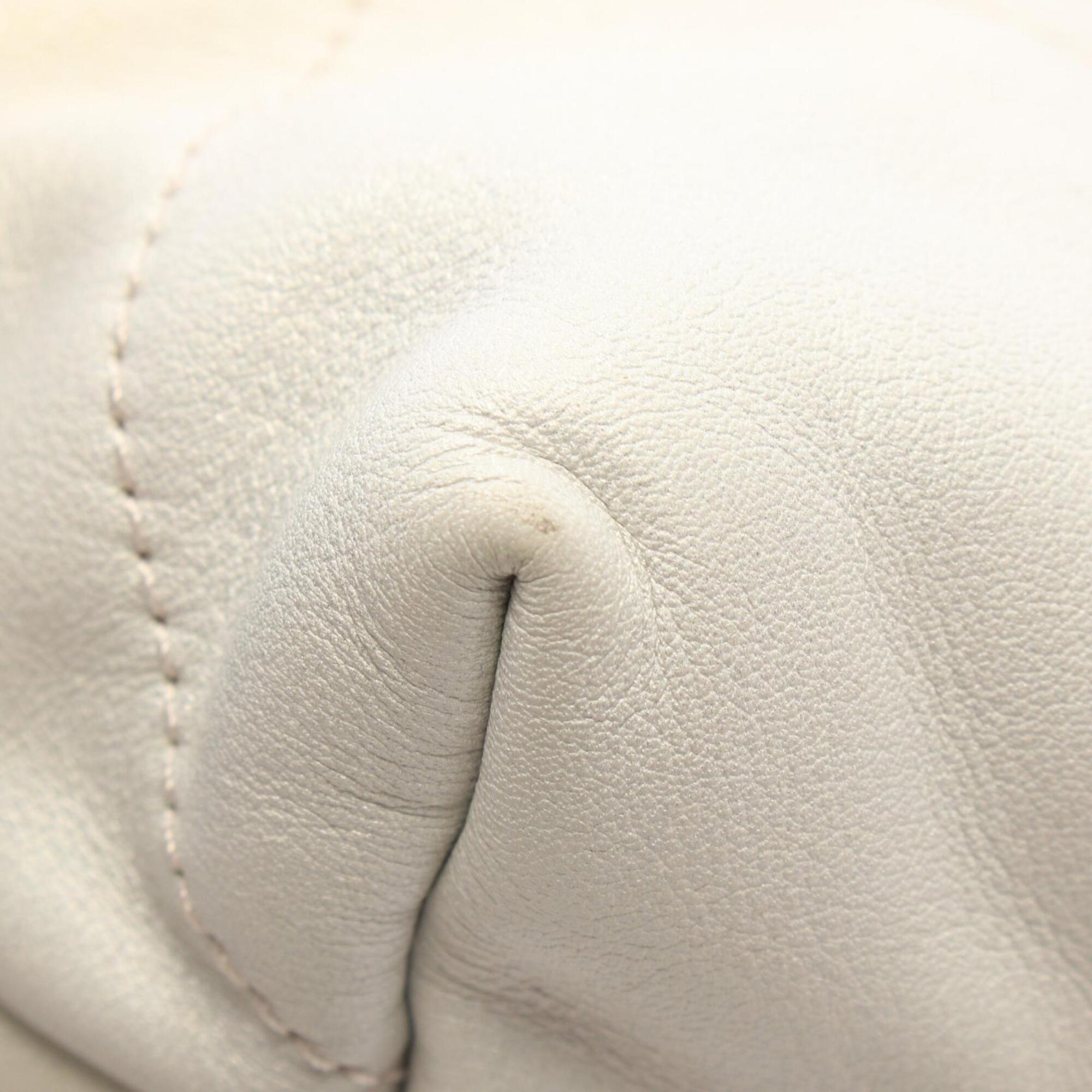 Chanel Ivory White Leather Handbag Shoulder Bag (Pre-Owned)