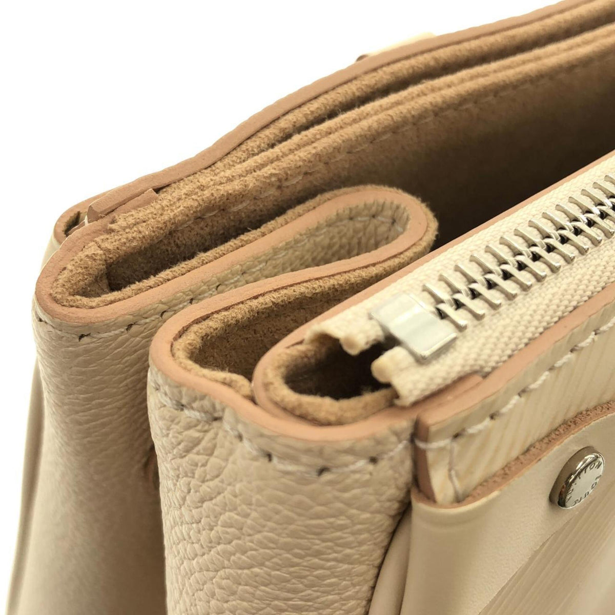 Louis Vuitton Beige Leather Handbag (Pre-Owned)