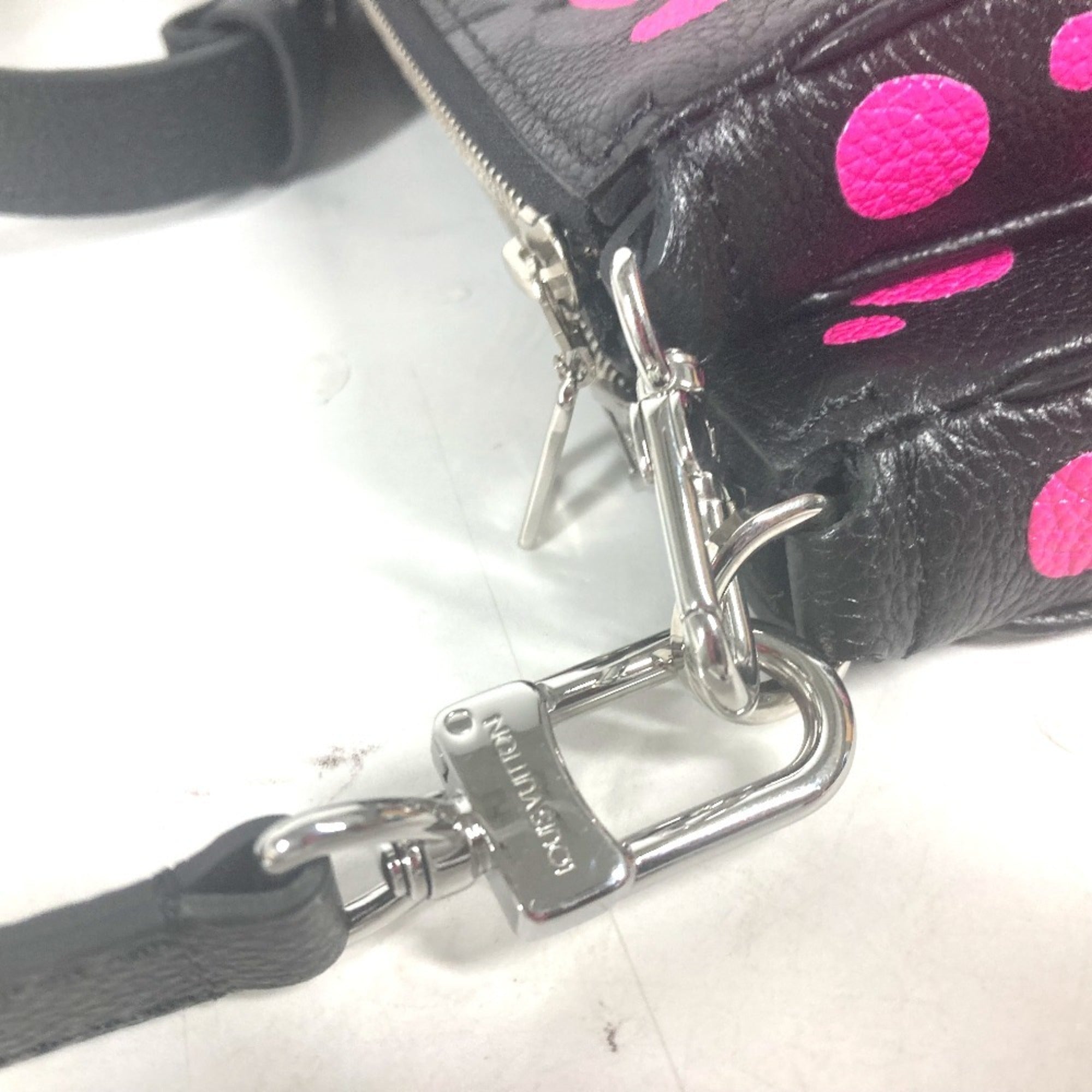 Louis Vuitton Black Pink Monogram Empreinte Pochette Shoulder Bag (Pre-Owned)