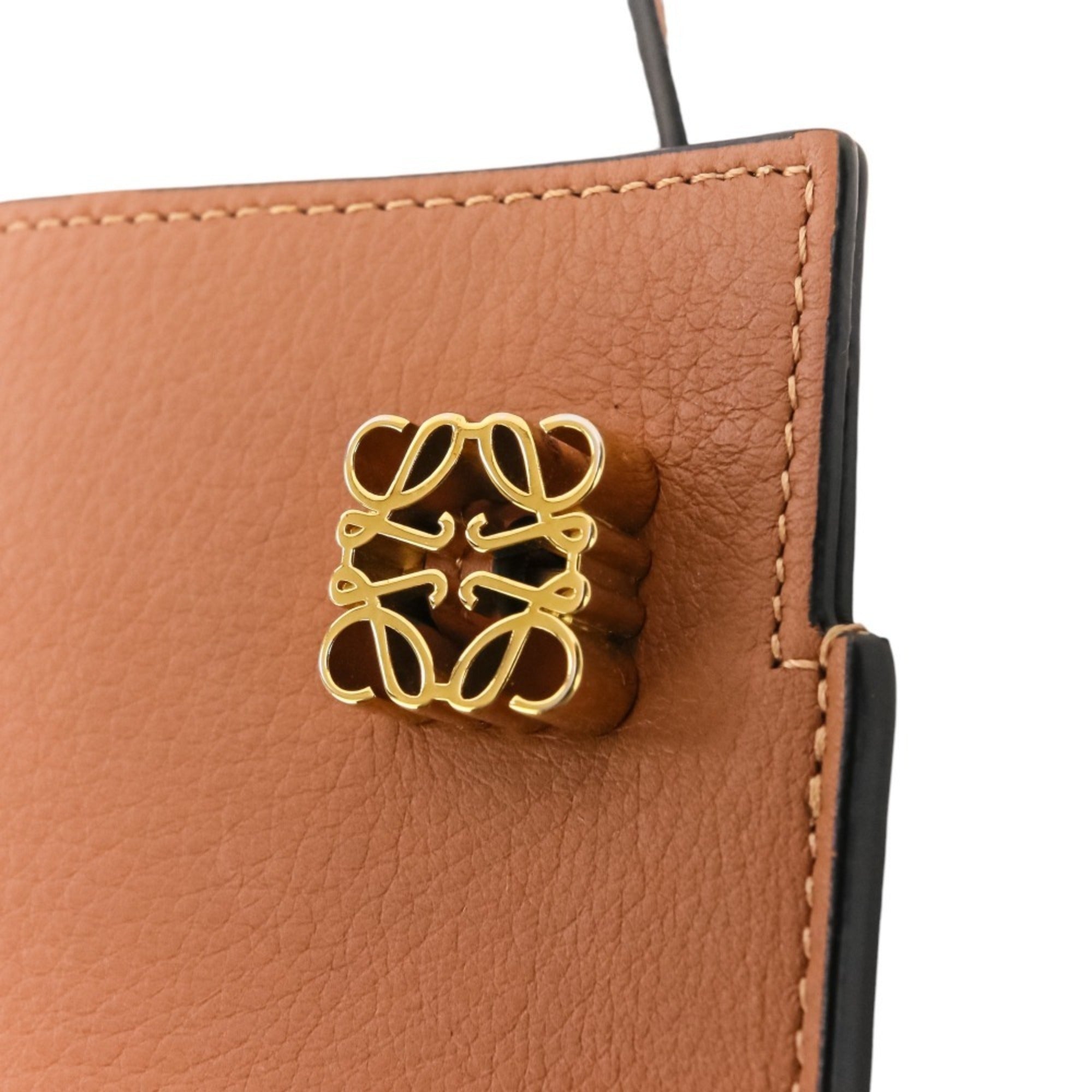 Loewe Brown Shoulder Bag (Pre-Owned)
