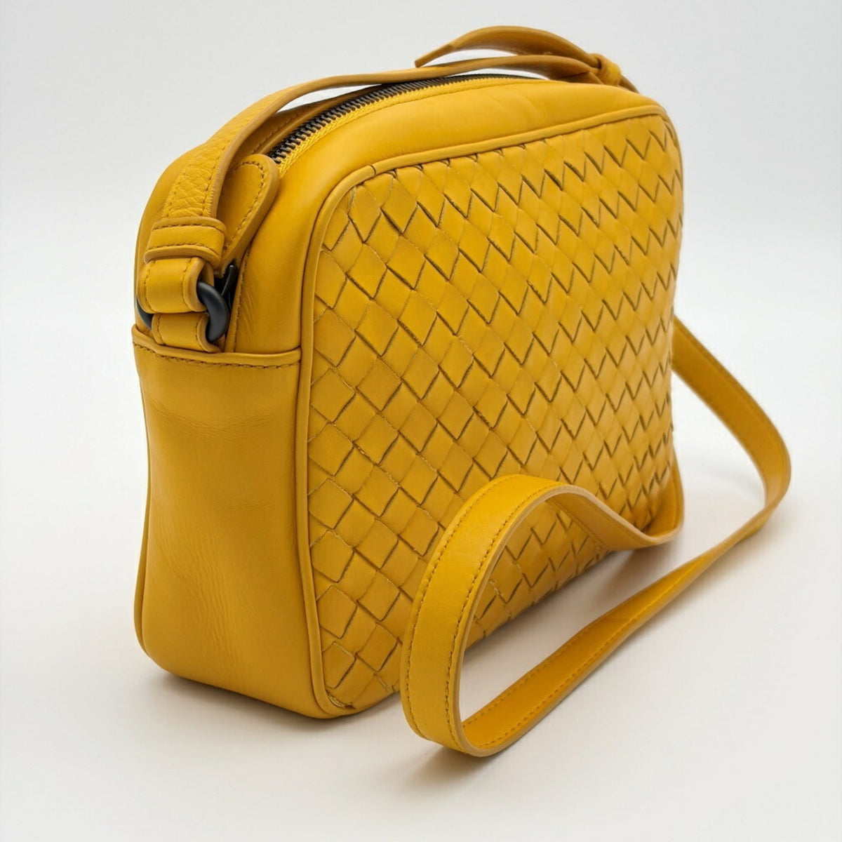 Bottega Veneta Yellow Leather Shoulder Bag (Pre-Owned)