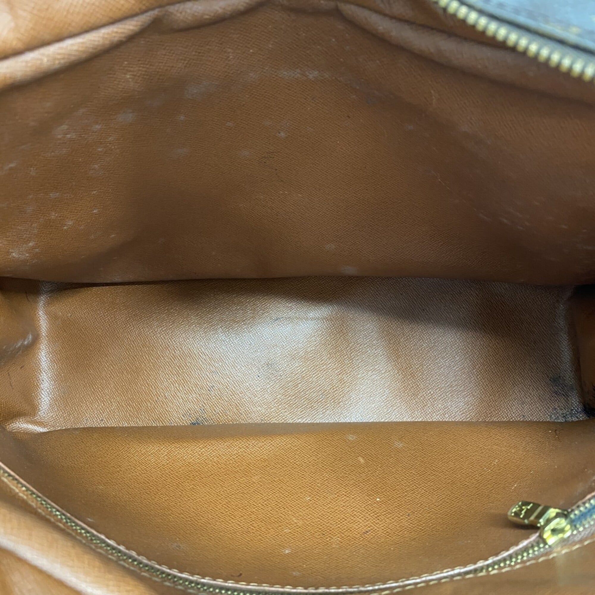 Louis Vuitton Brown Shoulder Bag (Pre-Owned)