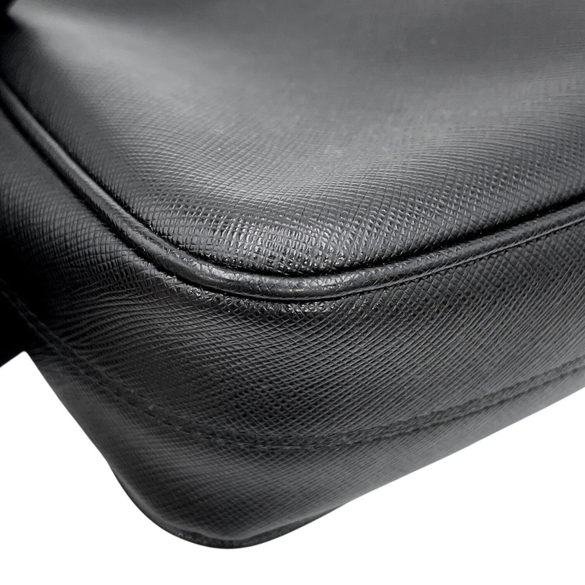 Prada Black Saffiano Triangle Leather Shoulder Bag (Pre-Owned)