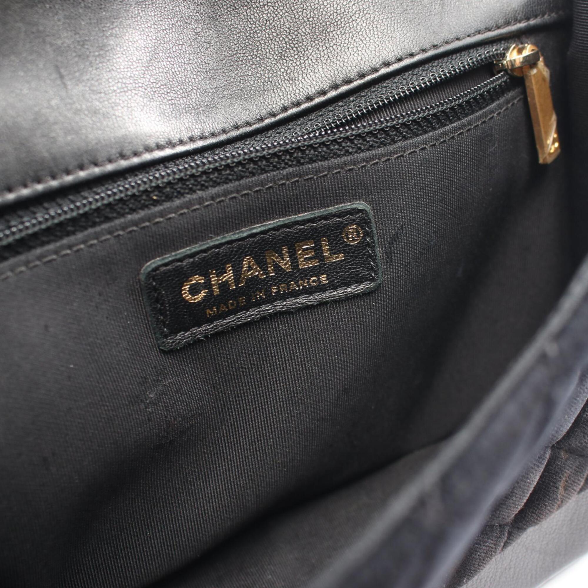 Chanel Black Leather Fabric Handbag Shoulder Bag (Pre-Owned)