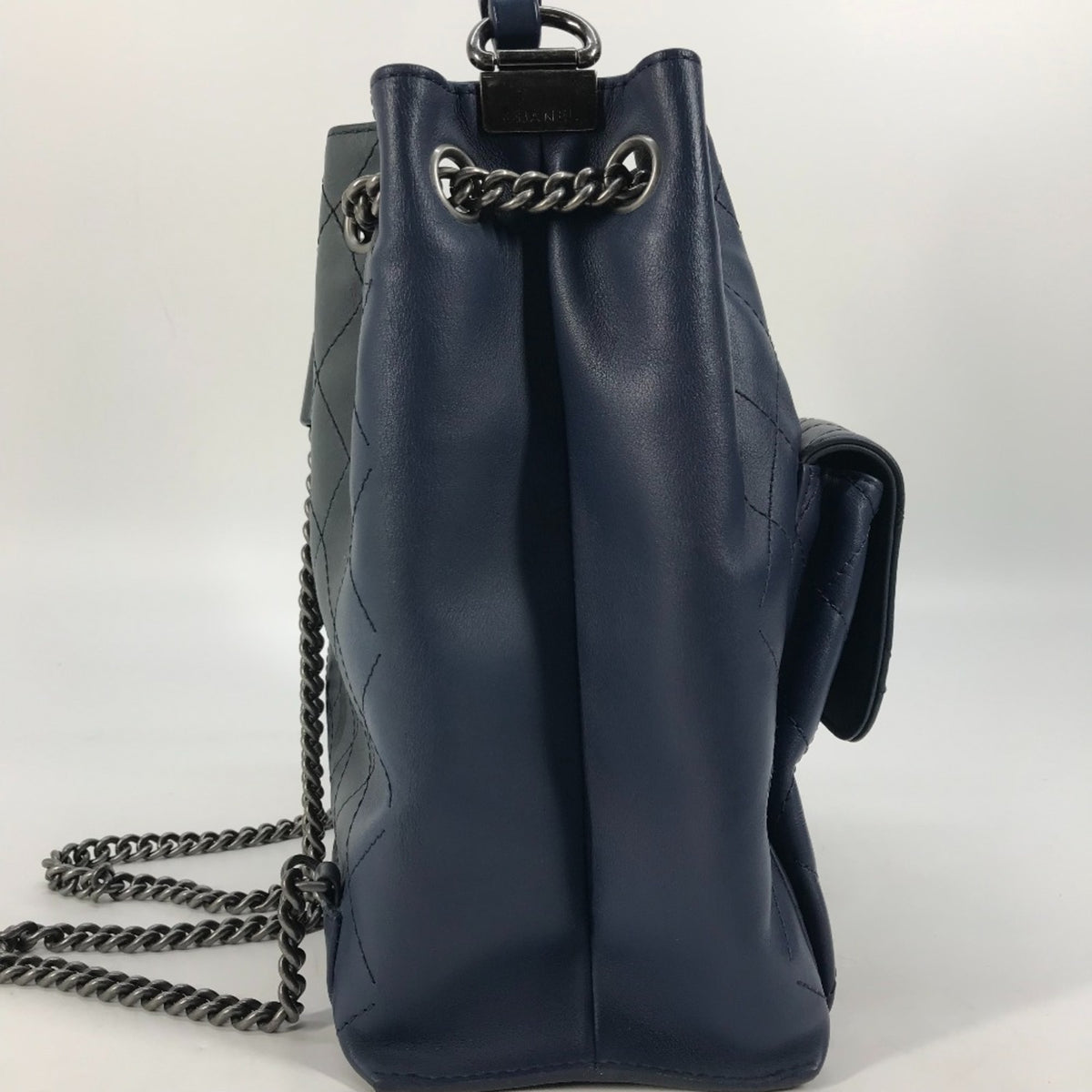 Chanel Blue Leather Shoulder Bag (Pre-Owned)