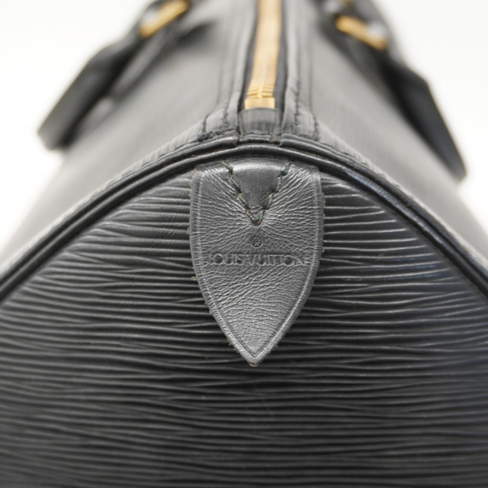 Louis Vuitton Noir Handbag (Pre-Owned)