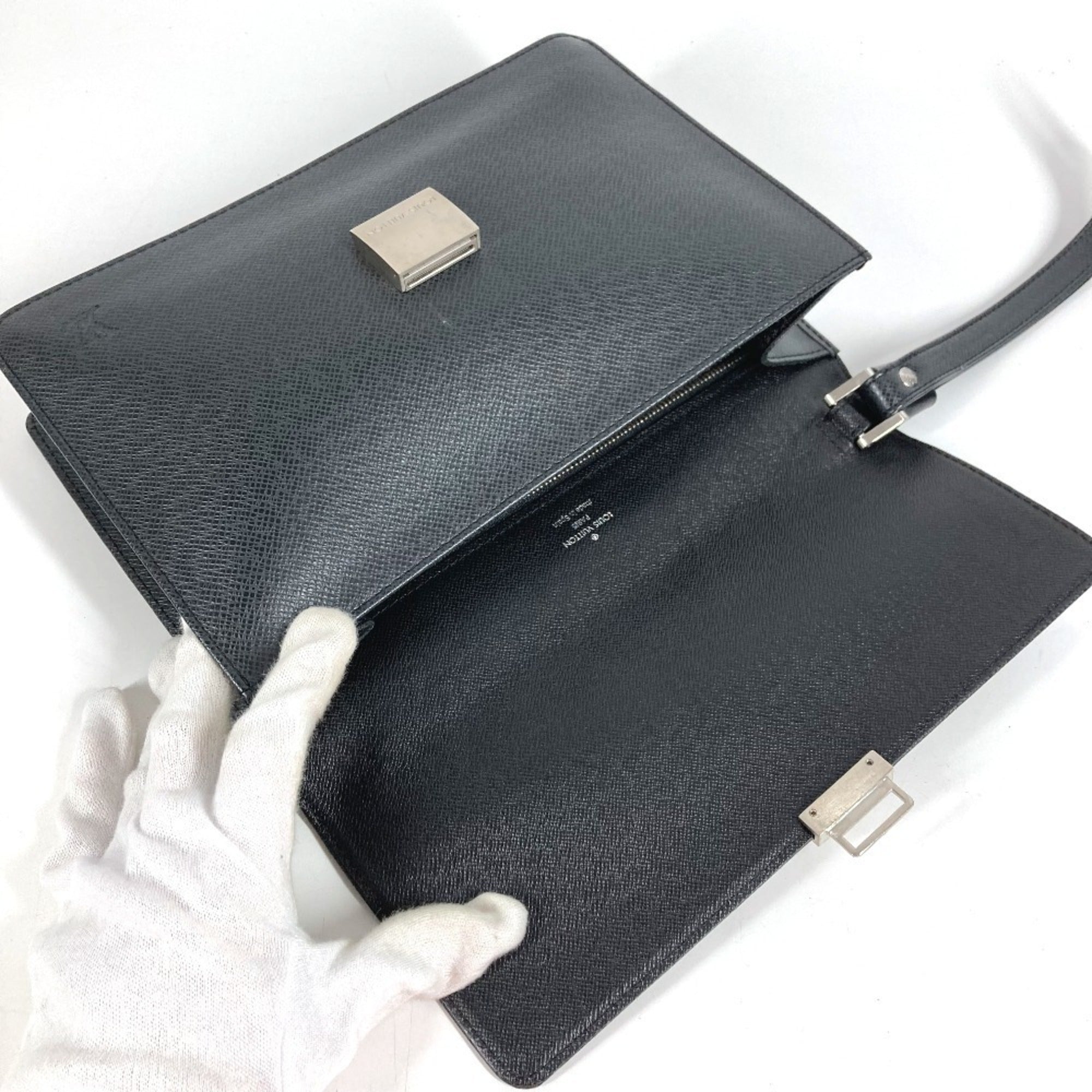 Louis Vuitton Ardoise Black Taiga Leather Clutch Bag Handbag Pouch (Pre-Owned)