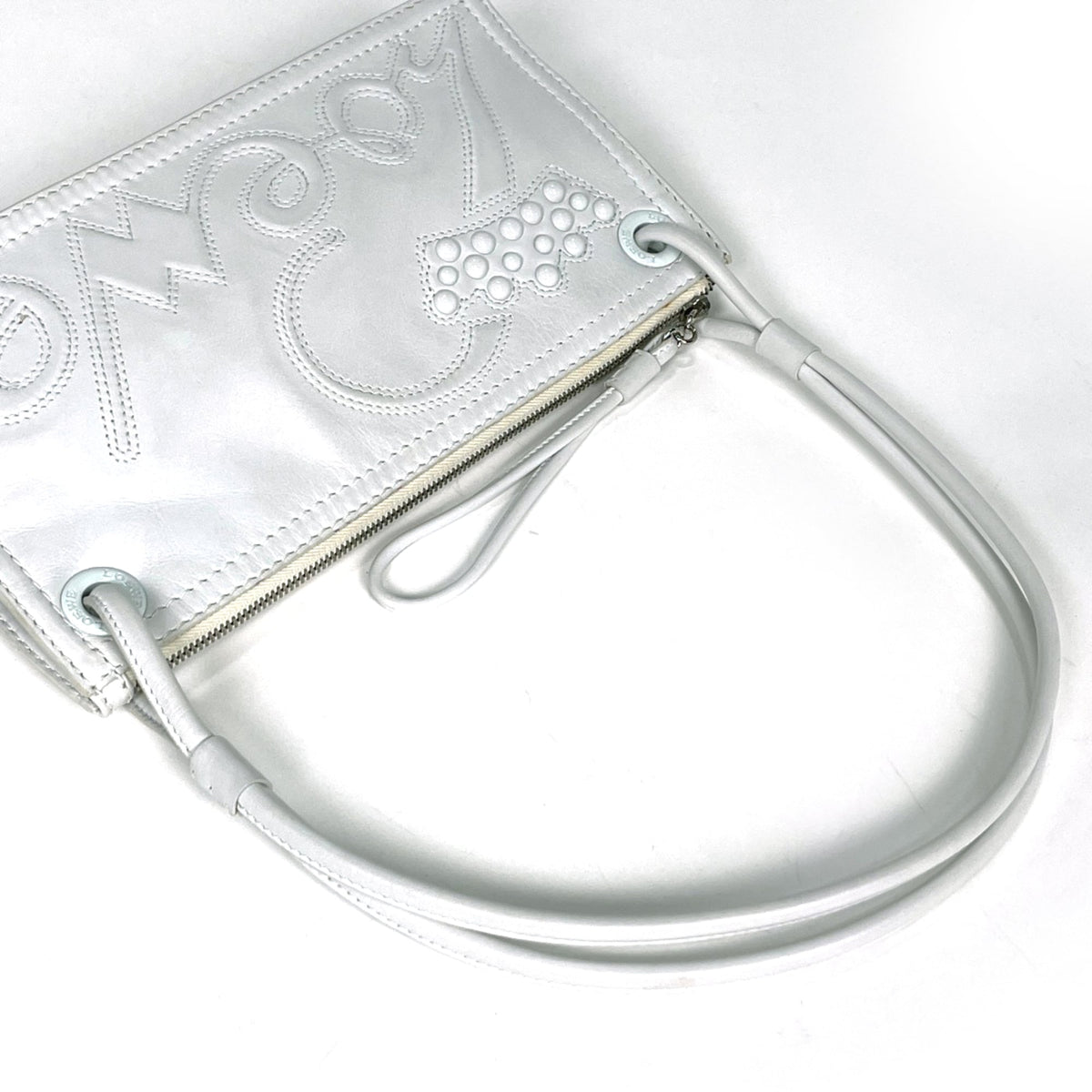 Loewe White Leather Tote Bag (Pre-Owned)