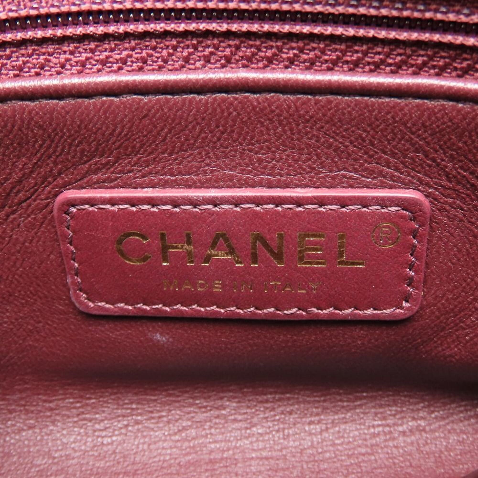Chanel Black Grained Calfskin Handbag (Pre-Owned)