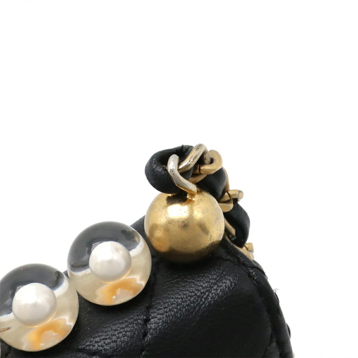 Chanel Black Leather Shoulder Bag (Pre-Owned)
