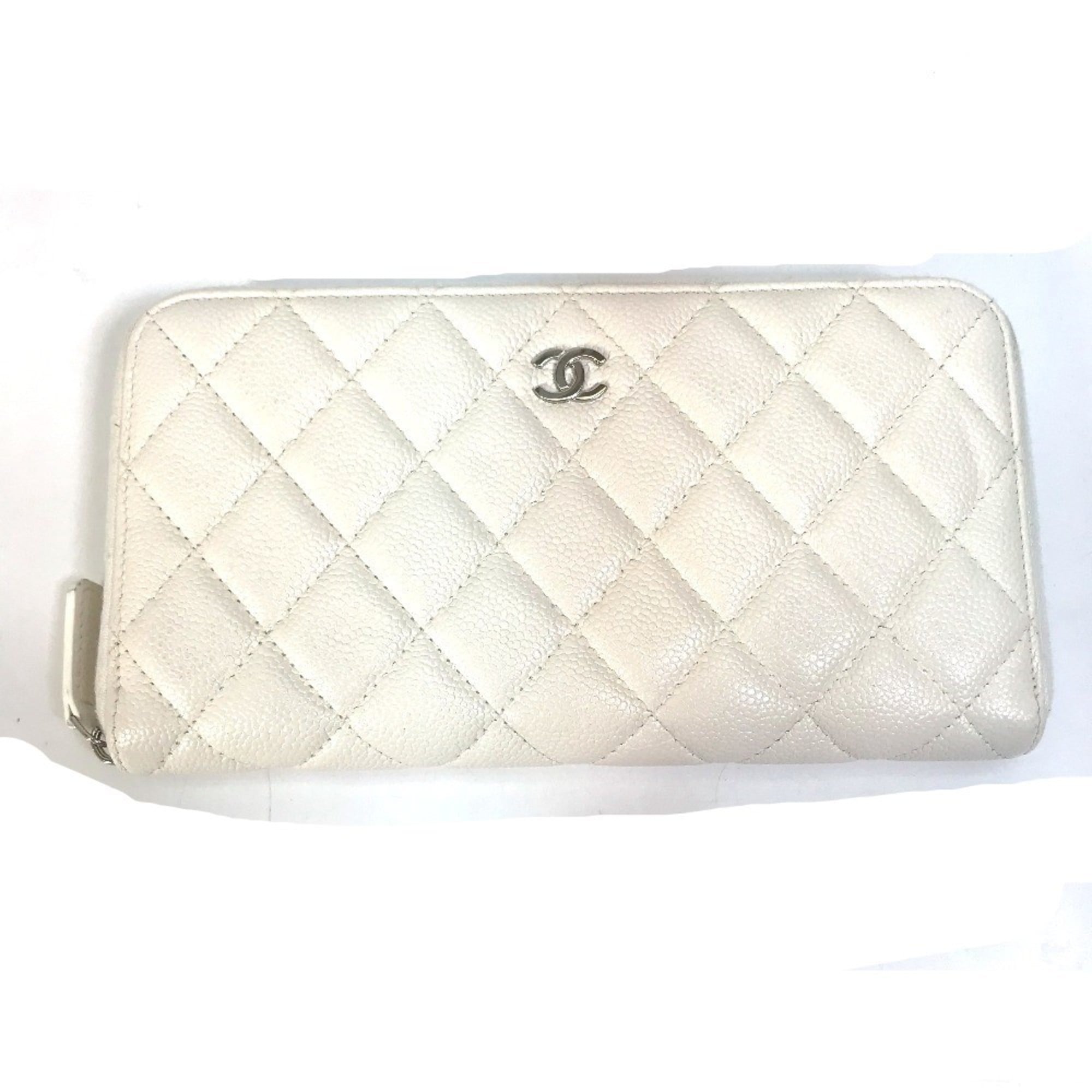 Chanel White Grained Calfskin Long Wallet (Bi-Fold) (Pre-Owned)